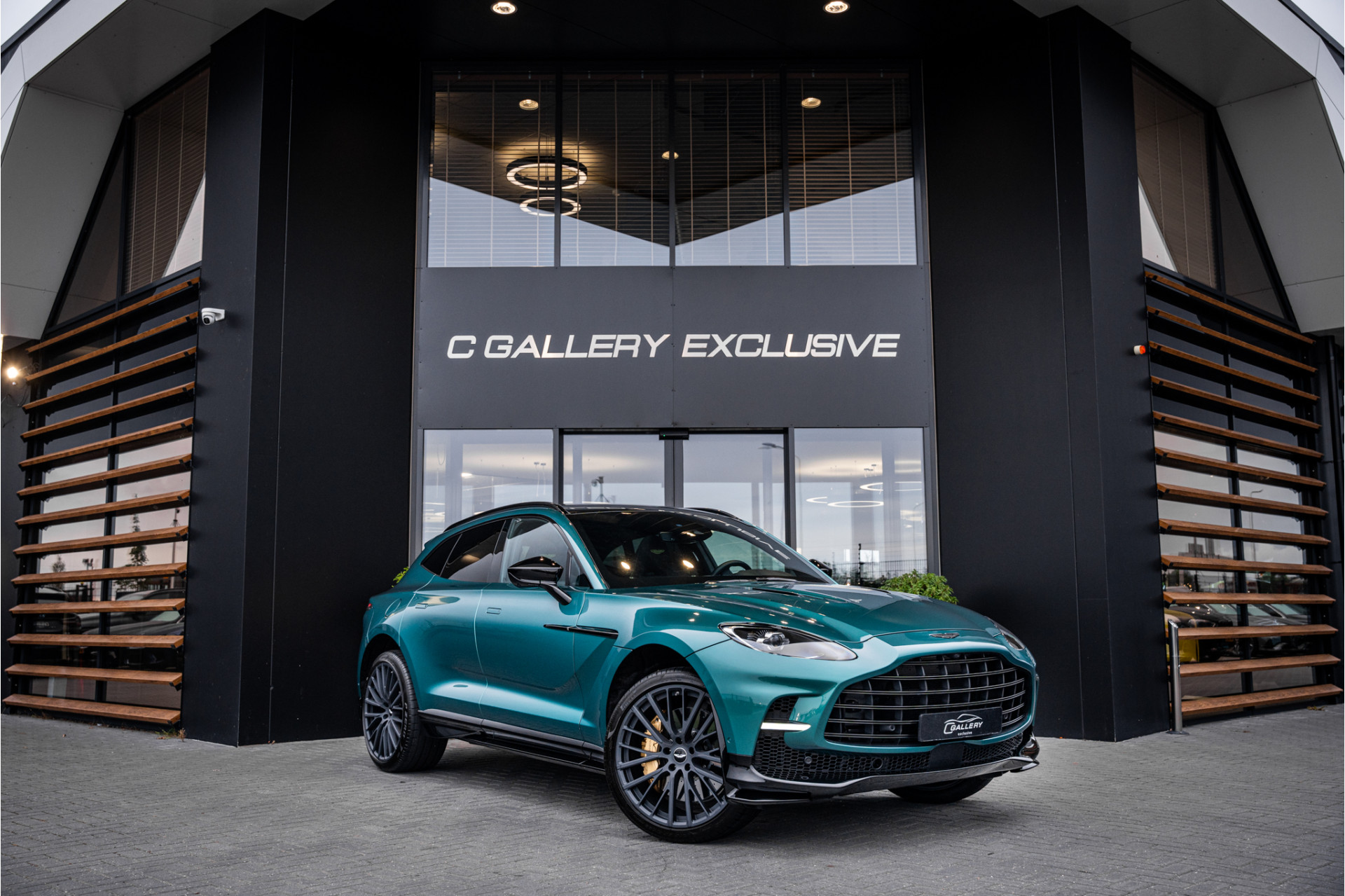 Aston Martin Dbx 4.0 V8 707