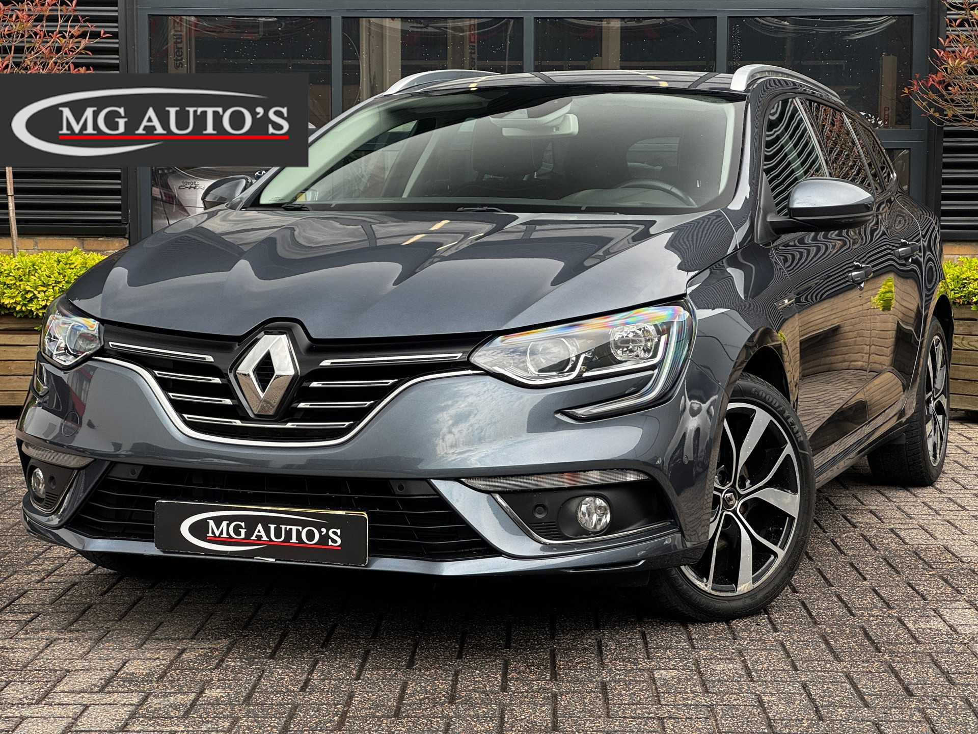 Renault Mégane Estate 1.3 TCe Bose | Navigatie | Cruise control | Achteruitrijcamera | Stoelverwarming | Parkeersensoren | Climate