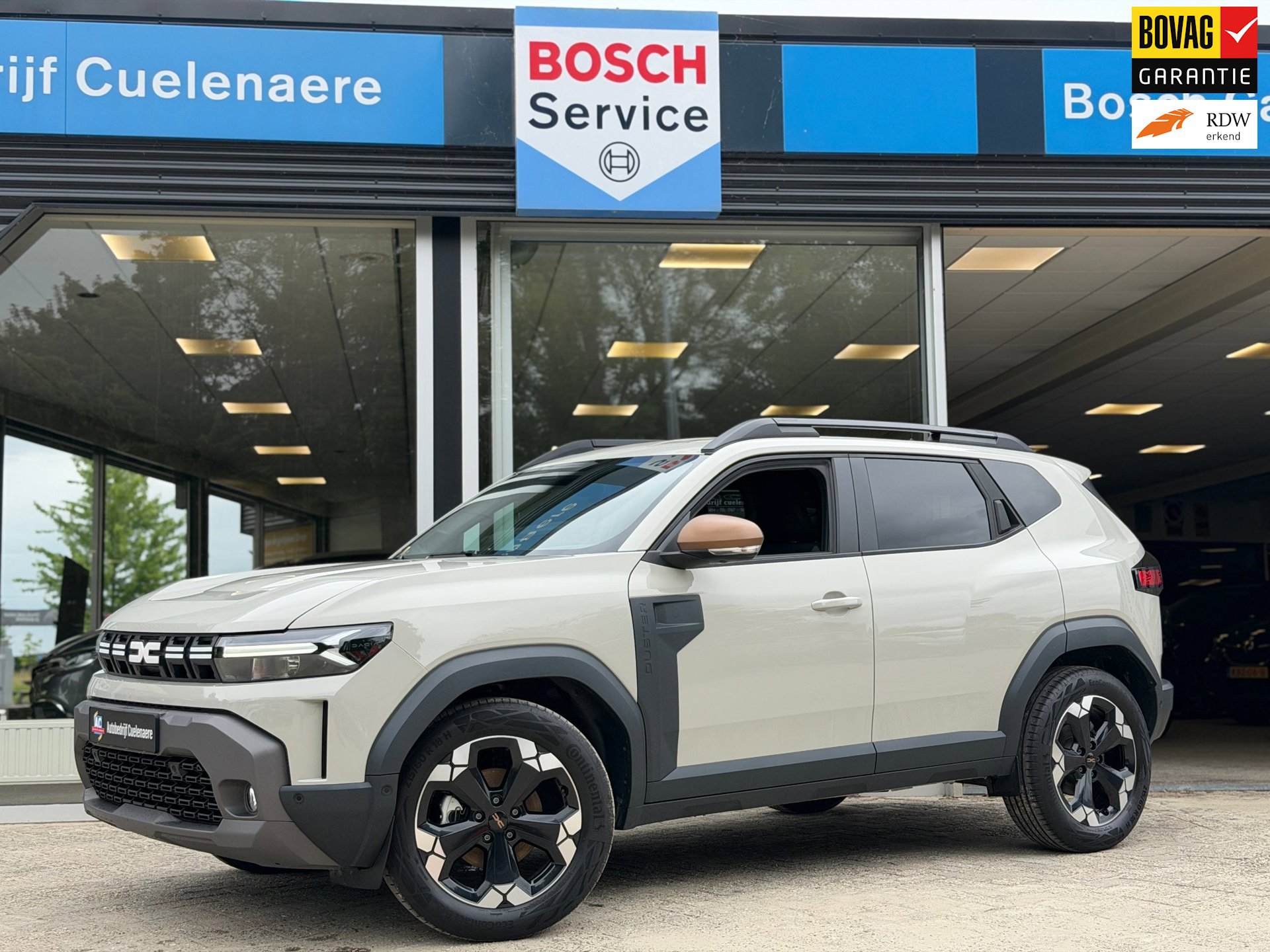 Dacia Duster 1.6 Hybrid 140 Extreme CarPlay / Camera / P-sensoren V&A / LM 18”