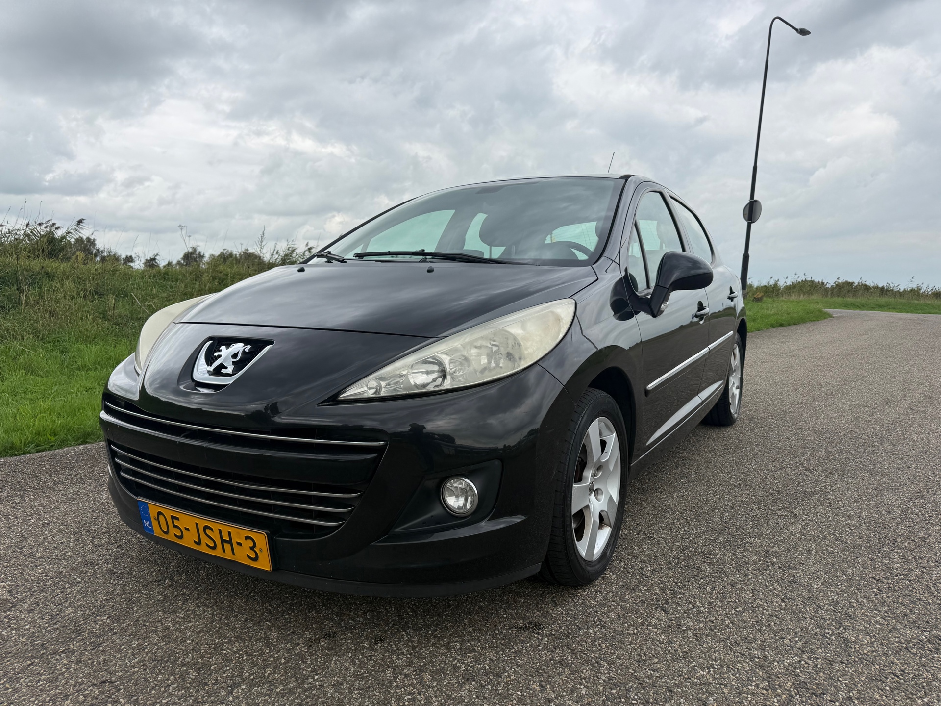 Peugeot 207 1.6 VTi Première AIRCO-NAVI-CRUISE-ONDERHOUD!