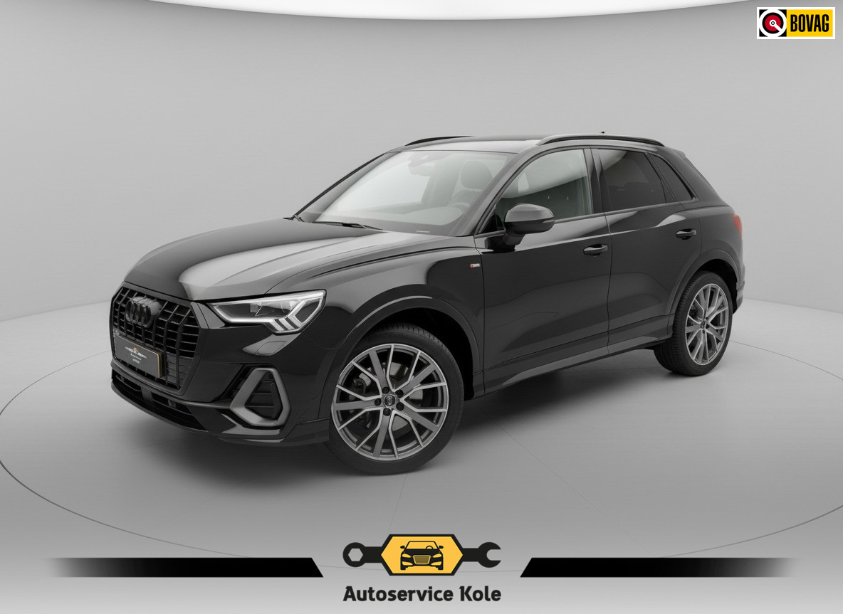 Audi Q3 1.4 plugin hybride * S-line *AUTOMAAT * Parkeercamera * Navigatiesysteem * Sportpedalen *