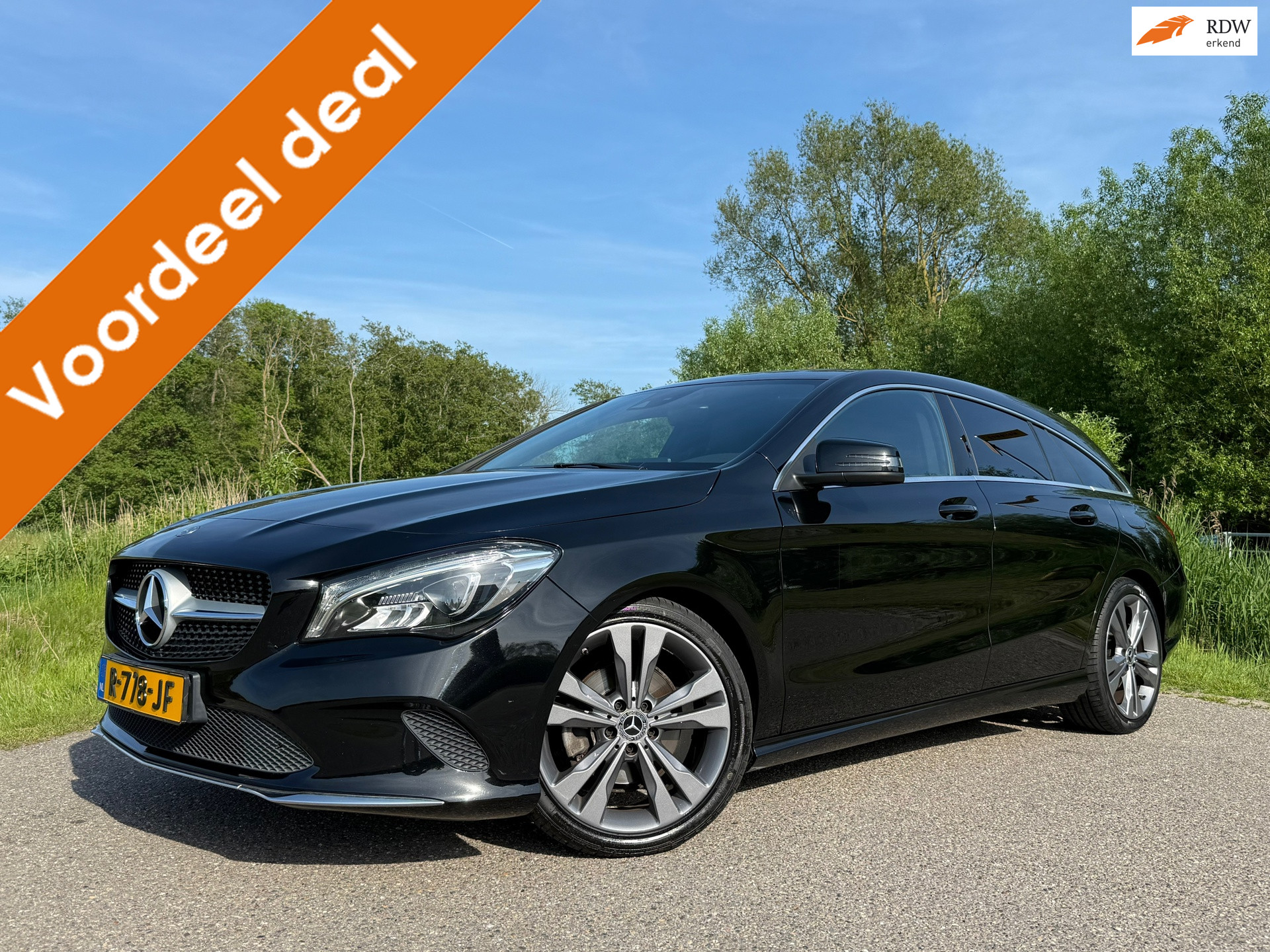 Mercedes-Benz CLA-Klasse Shooting Brake 180d Business Solution AMG / Harman-Kardon / Leder / Camera / Navi / 18″ Velgen / Clima /
