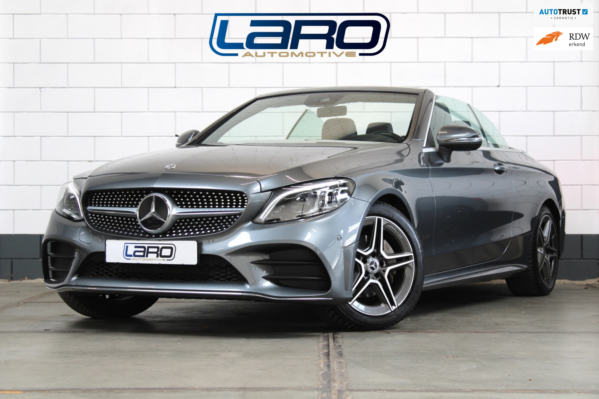Mercedes-Benz C-Klasse Cabrio 200 AMG Line | Airscarf Trekhaak Multibeam ACC Camera Sfeer CarPlay