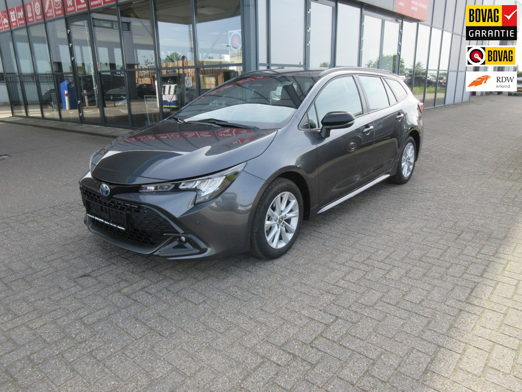 Toyota Corolla Touring Sports Hybrid 140 Active,verwarmbare stoelen en stuurwiel,draadloos gsm laden,etc..