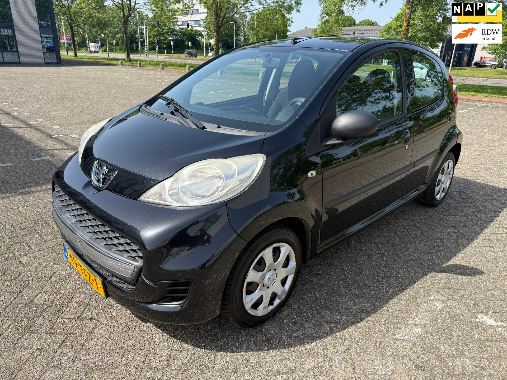 Peugeot 107 1.0-12V XS / APK / AIRCO / NAP / 5DRS / ELEK RAMEN / 2 SLEUTELS / MEENEEM PRIJS!!!