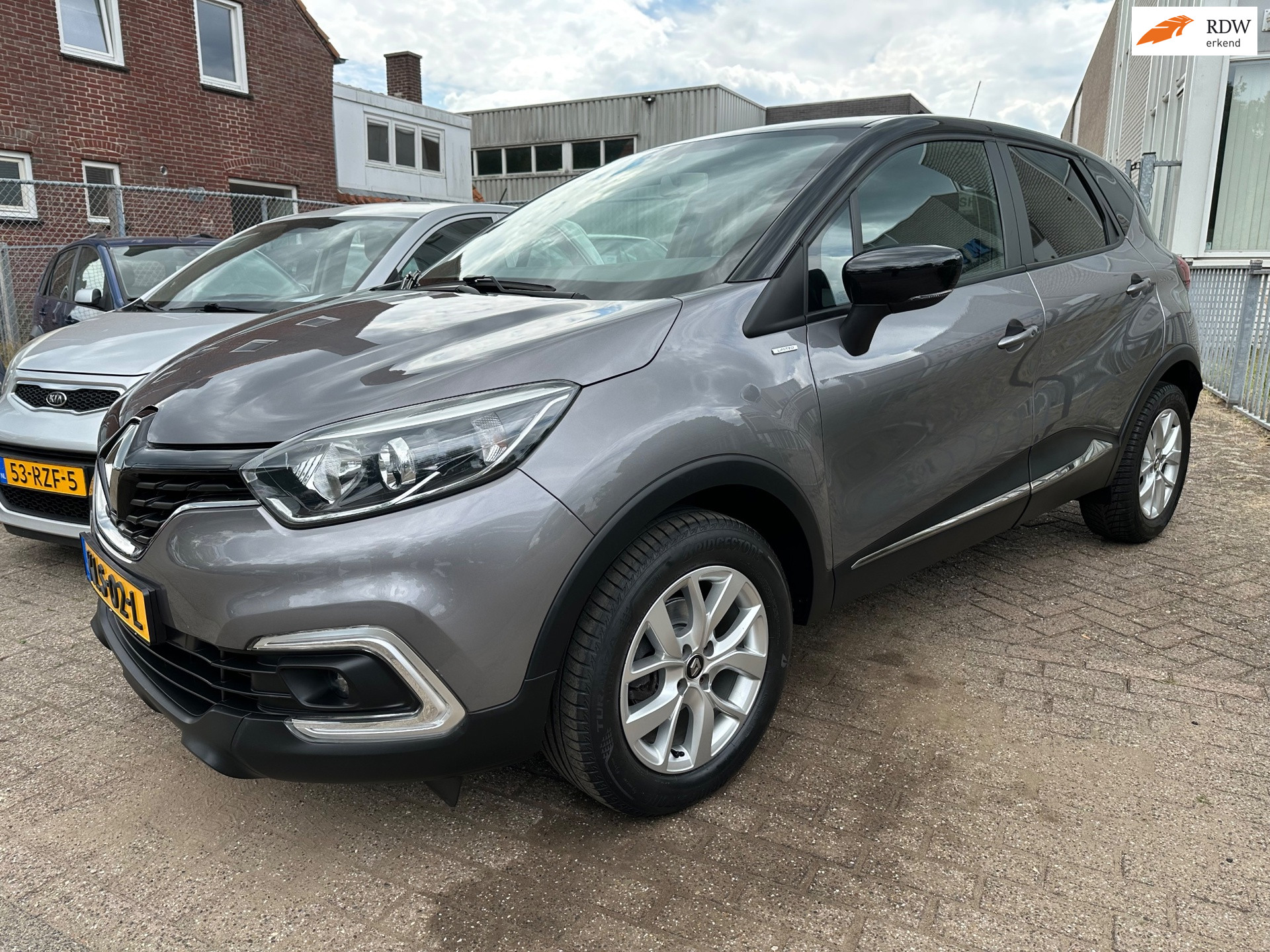 Renault Captur 0.9 TCe Limited * PDC * NAVI * CRUISE *
