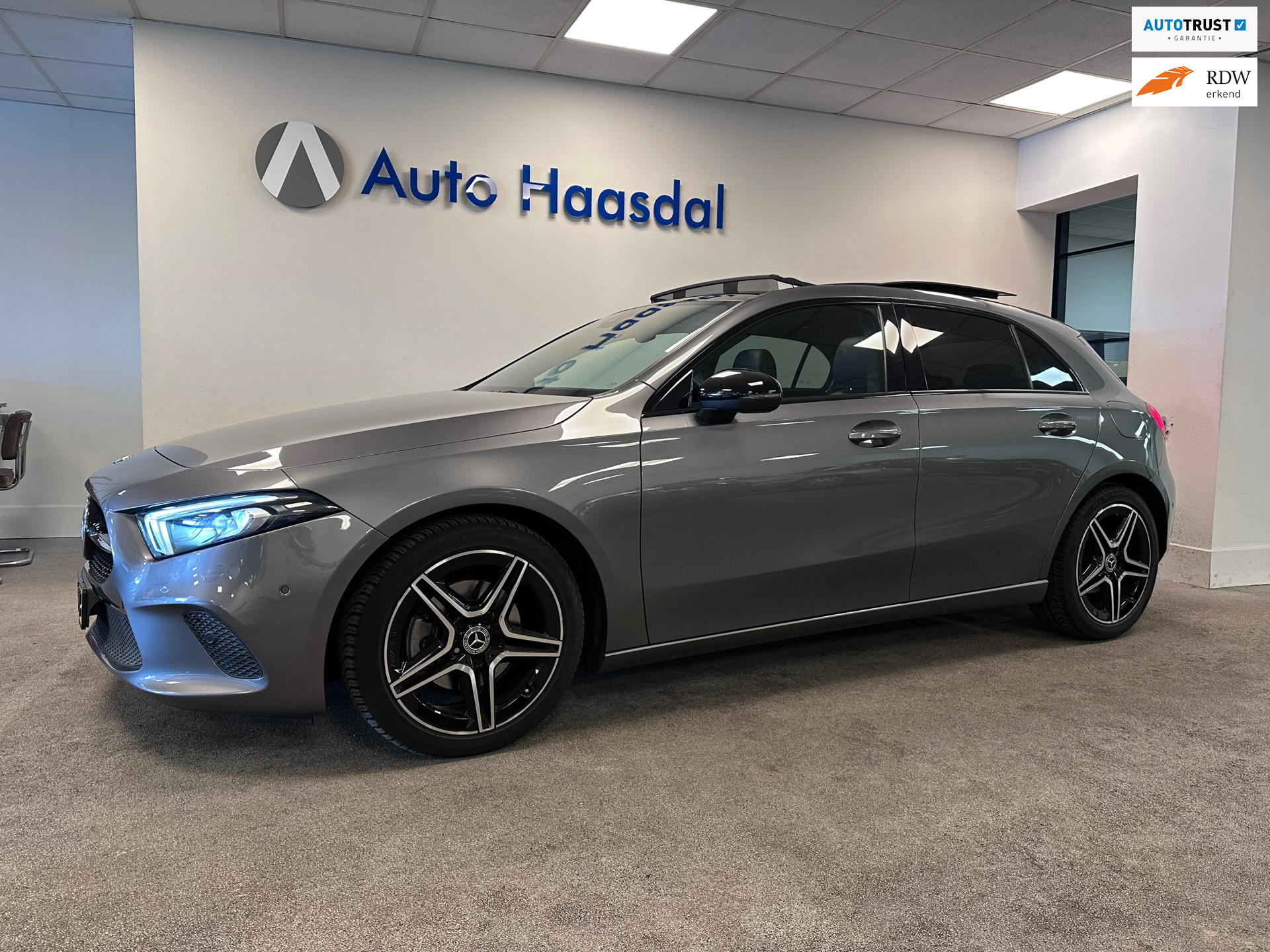 Mercedes-Benz A-Klasse 200|CARPLAY|PANO|18″|DEALERAUTO|HEEL VEEL OPTIES!