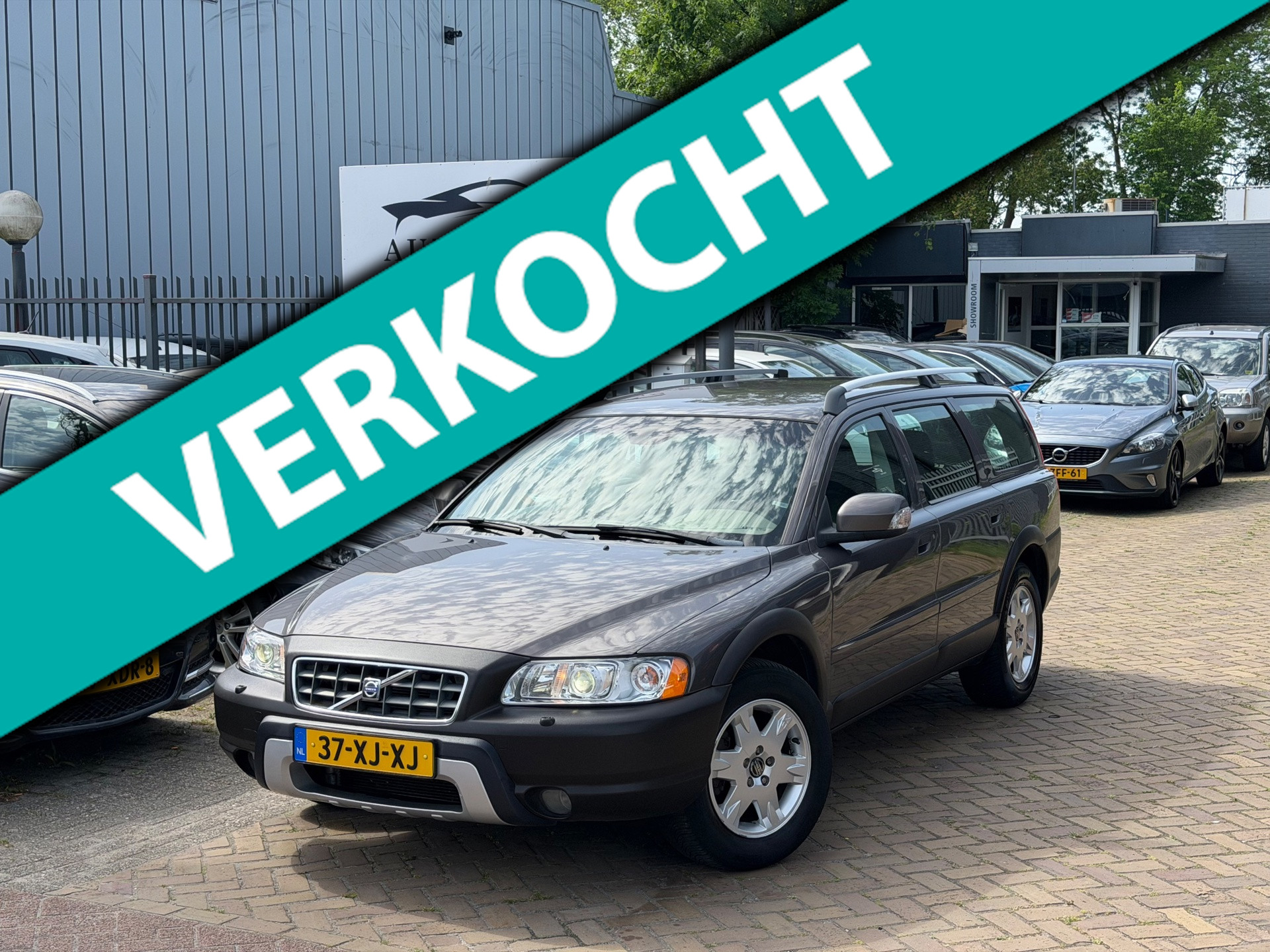 Volvo XC70 2.4 D5 Aut/Leer/Cruise/ stoelverwarming/Terekhaak/Nap/Nieuw Apk