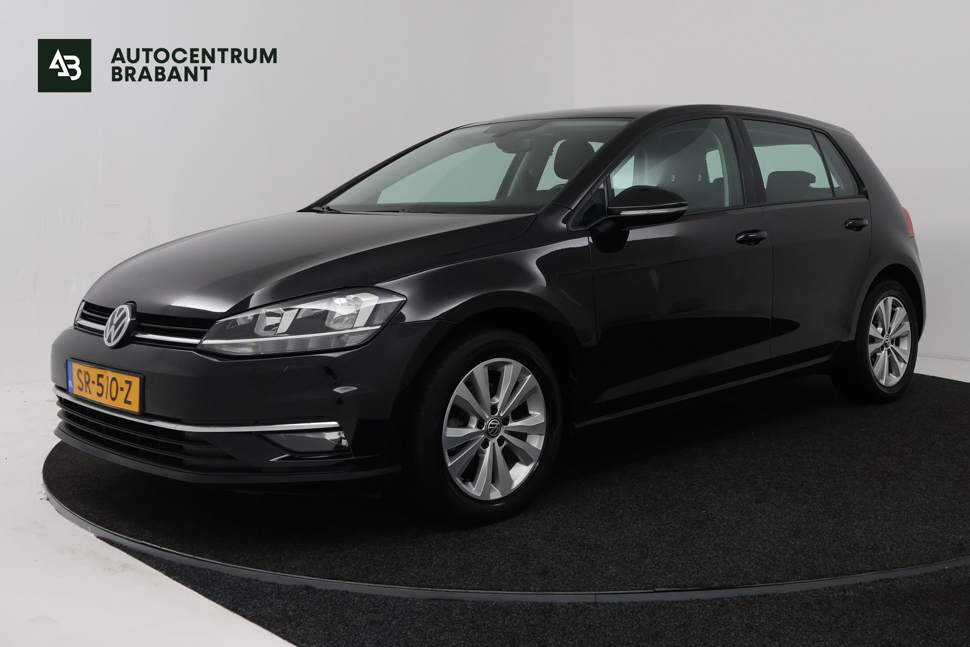 Volkswagen Golf 1.0 TSI Comfortline (STOELVERWARMING, CAMERA, CRUISE ADAPTIEF, PARKEERSENSOREN)