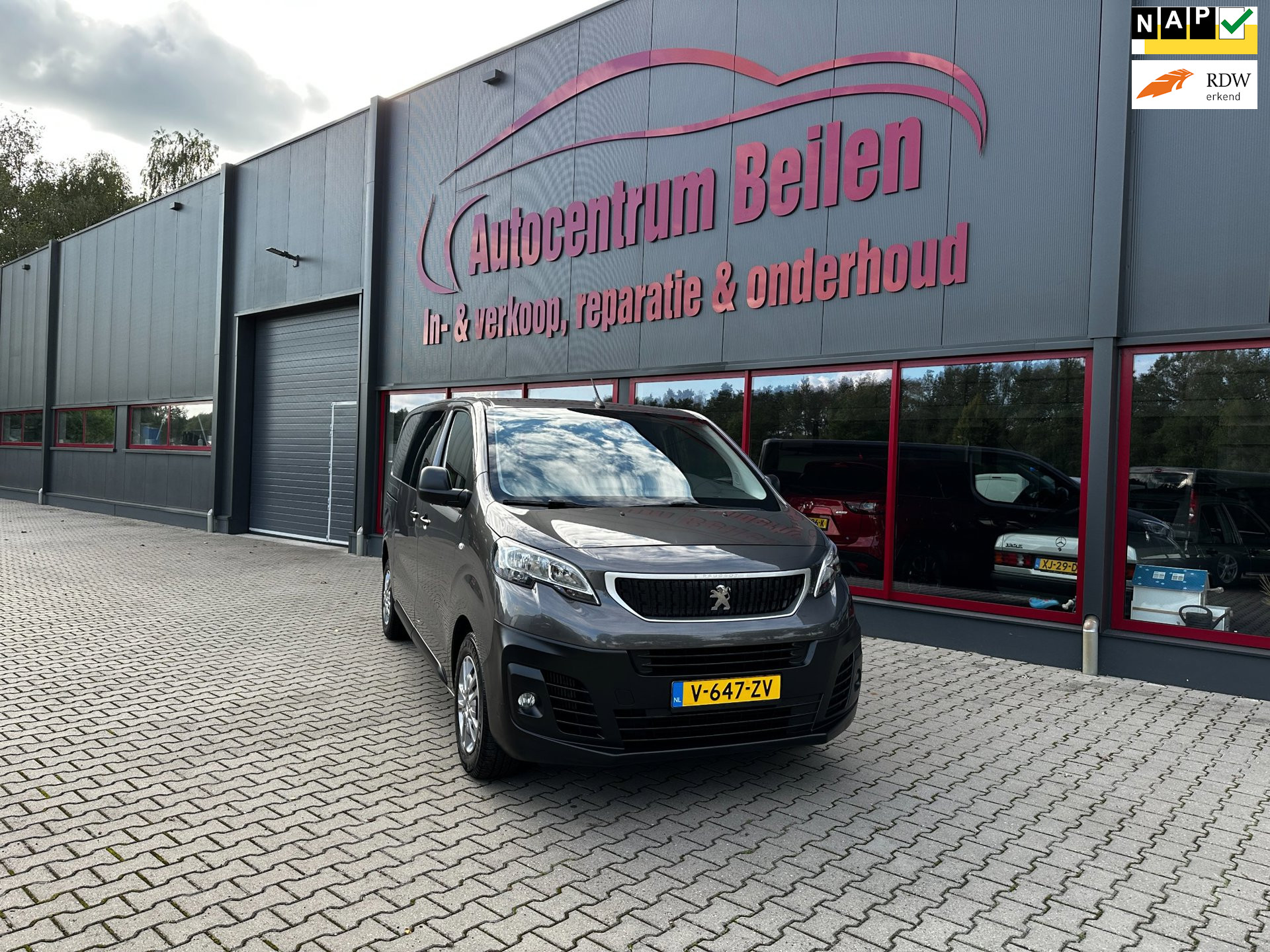 Peugeot Expert 2.0 BlueHDI 120 Standard Premium / Dealer Onderh / Nieuwe Distr. riem / Navi / Cruis / Trekhaak / Clima / 3 Zits /