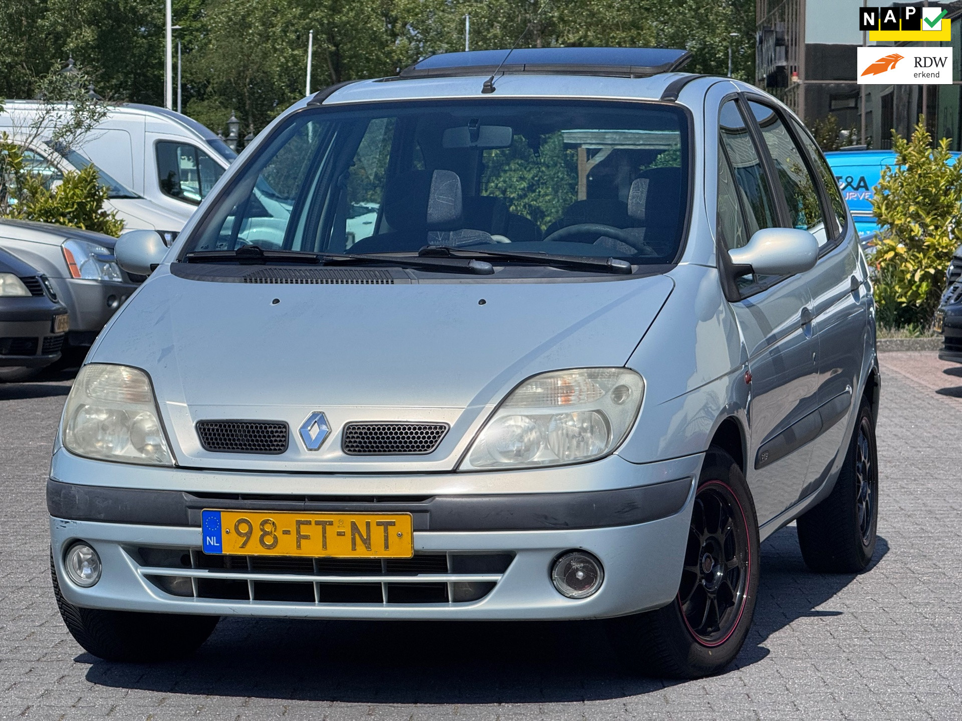 Renault Scénic 1.6-16V RXE | Automaat | APK 26-08-2027 | Schuifdak | Trekhaak | Airco | Elektrische spiegels en ramen |