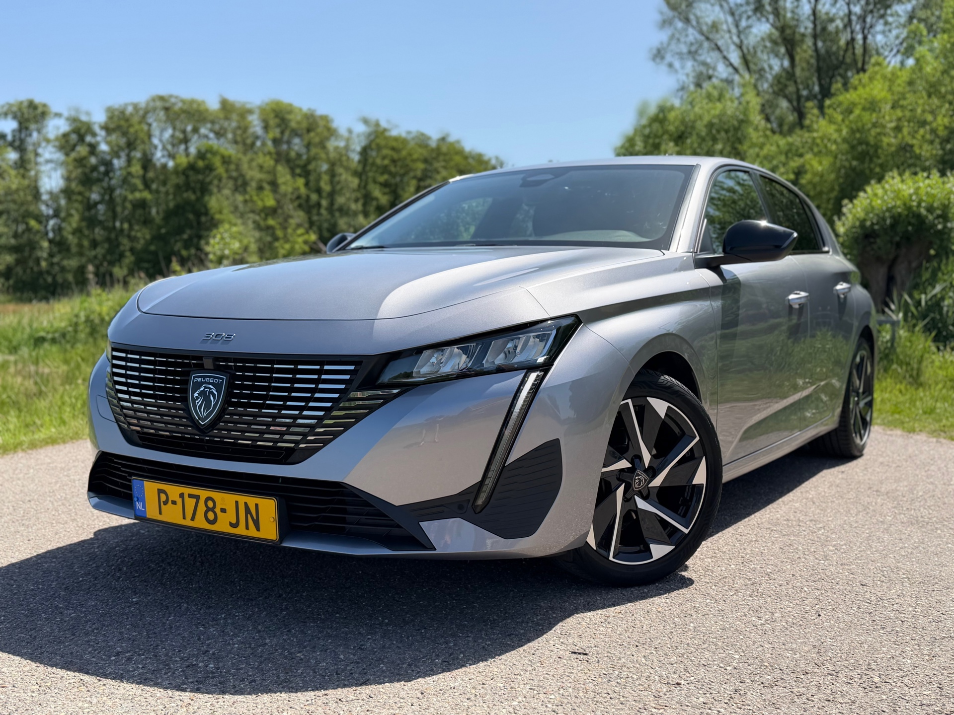 Peugeot 308 1.2 PureTech Allure Pack Business / Navigatie / Camera / Climate Control / Led verlichting / 17″LM Velgen /