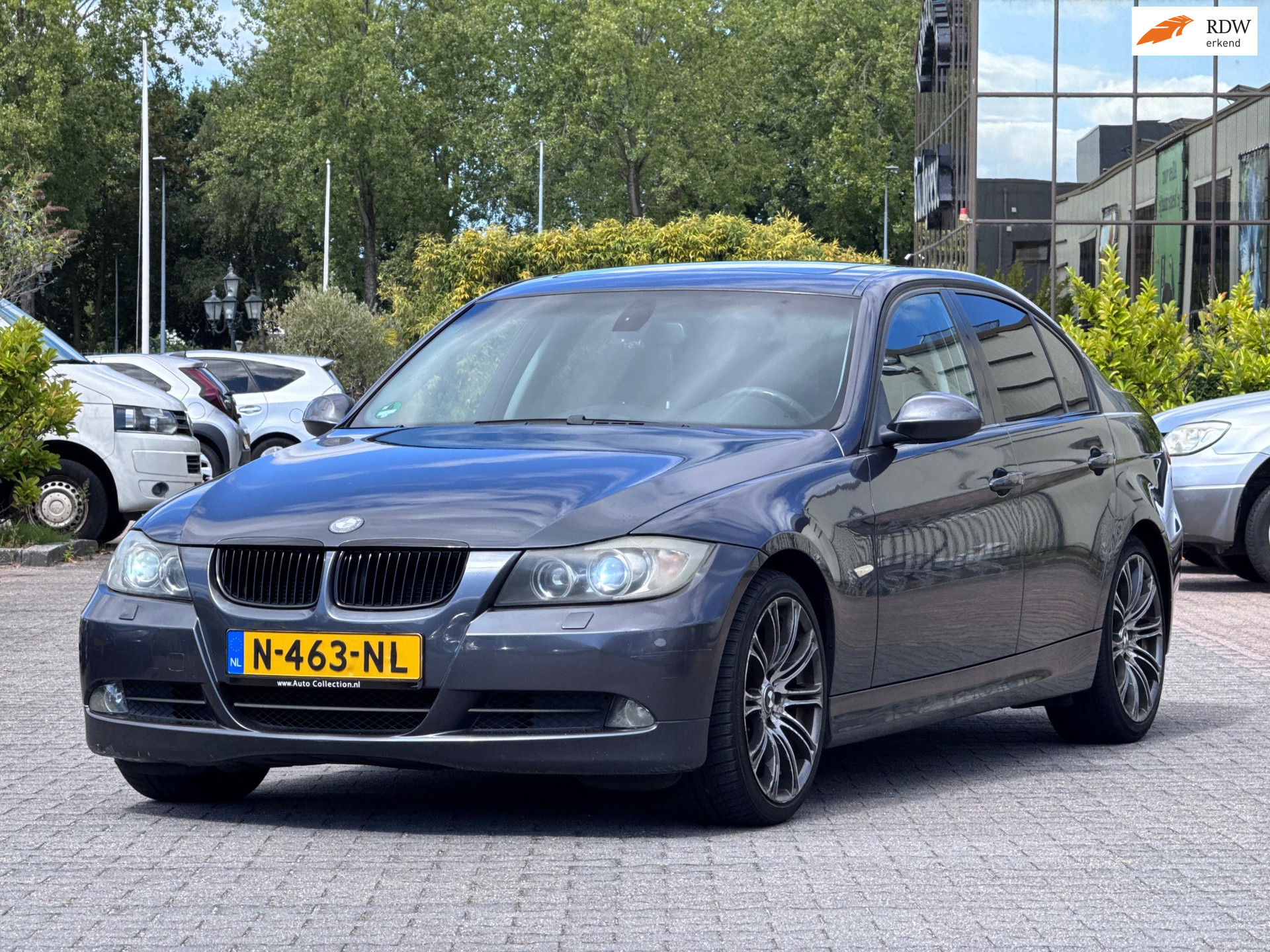 BMW 3-serie 320i High Executive | Schuifdak | Automaat | Parkeersensoren | Xenon | Sportstoelen | 18 inch | Bluethooth | Navigatie