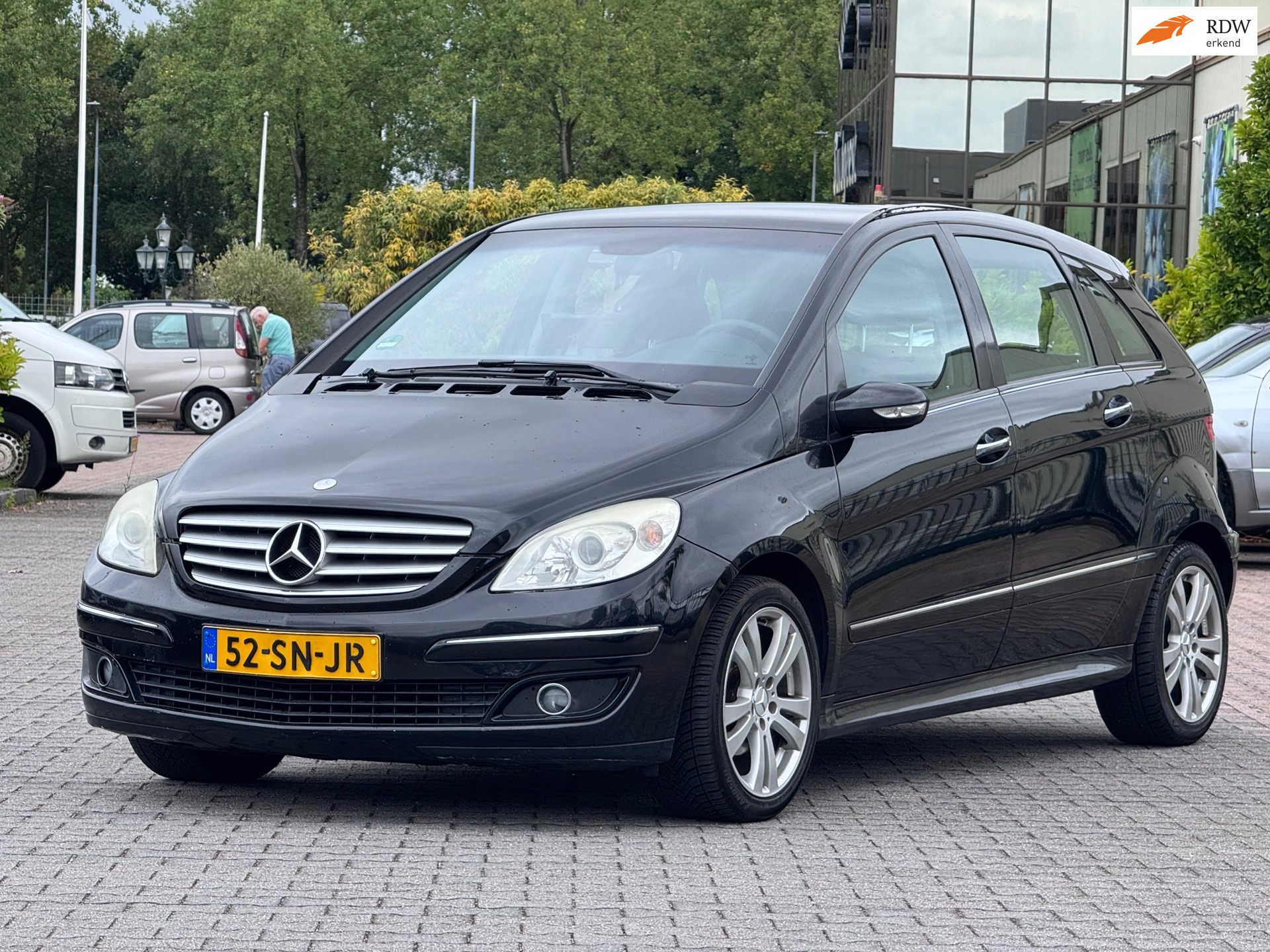 Mercedes-Benz B-Klasse 150 | Automaat | APK 29-08-2027 | NIEUW MOTOR | Airco | Trekhaak | 17 inch | Elektrische ramen | Cruise