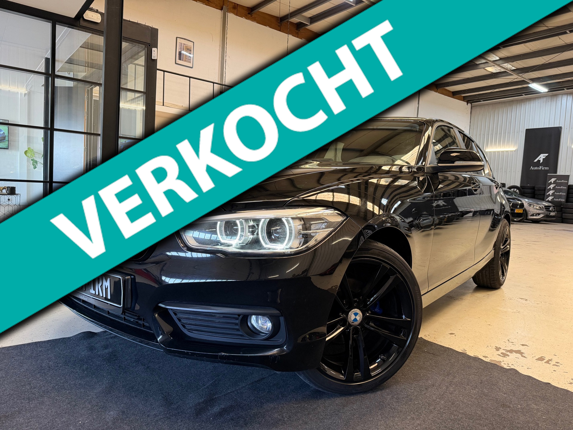 BMW 1-serie 116i Garantie mogelijk Dealer onderhouden Black Edition Navi Cruise Control Bluetooth verbinding Parkeer sensoren