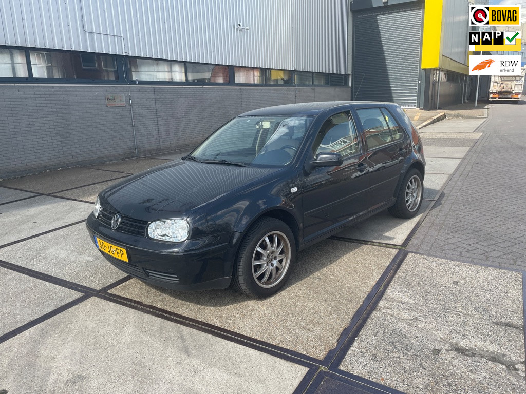 Volkswagen Golf 1.6-16V Highline