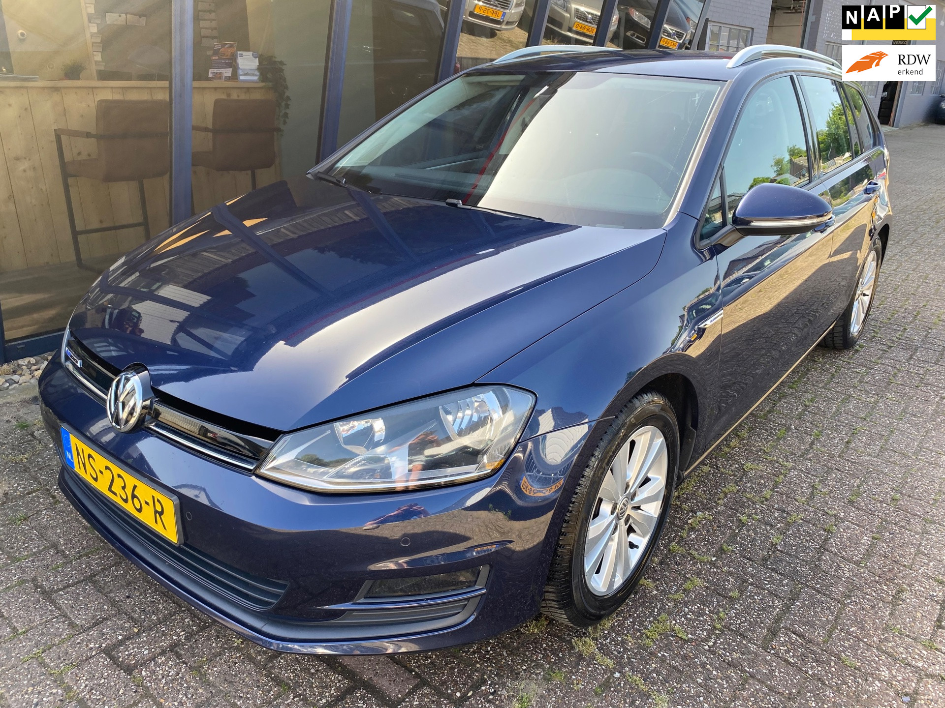 Volkswagen Golf Variant 1.0 TSI Connected Series NAVI / CAMERA / PDC