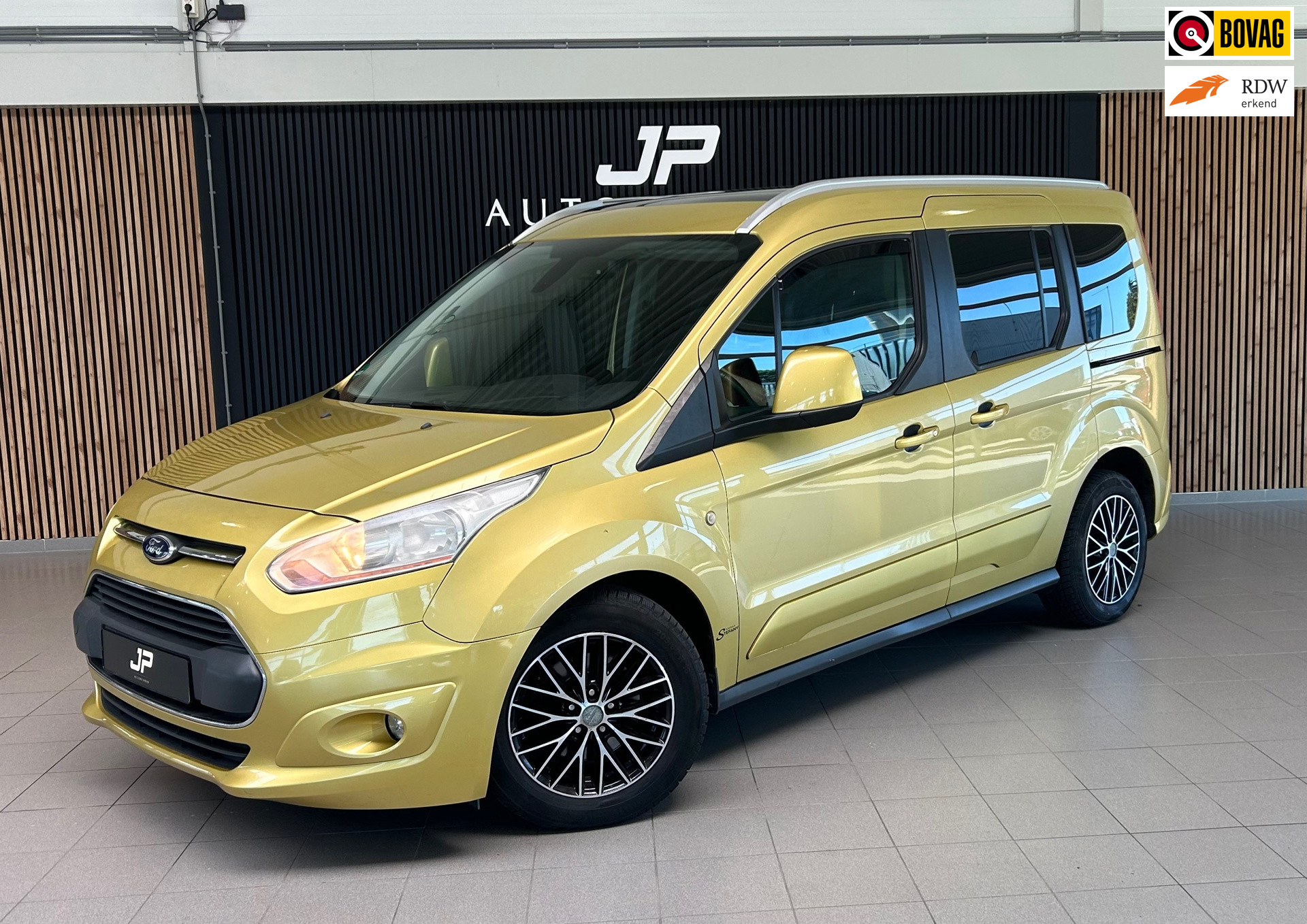 Ford Tourneo Connect Compact 1.6 Titanium AUTOMAAT|CAMERA|TREKHAAK|CRUISE|STOELVERWARMING