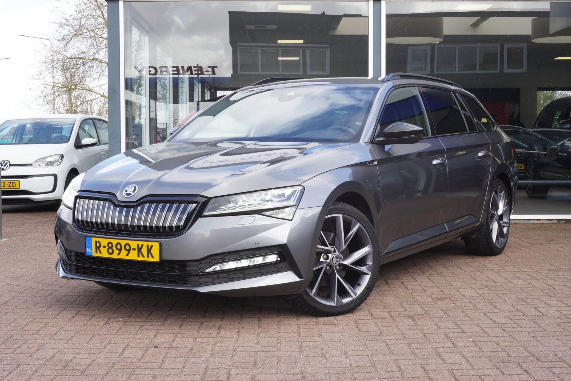 Škoda Superb Combi 1.4 TSI iV Sportline Business Automaat | Vol opties | Elek.pakket | Camera |LM velgen | Inruil mogelijk