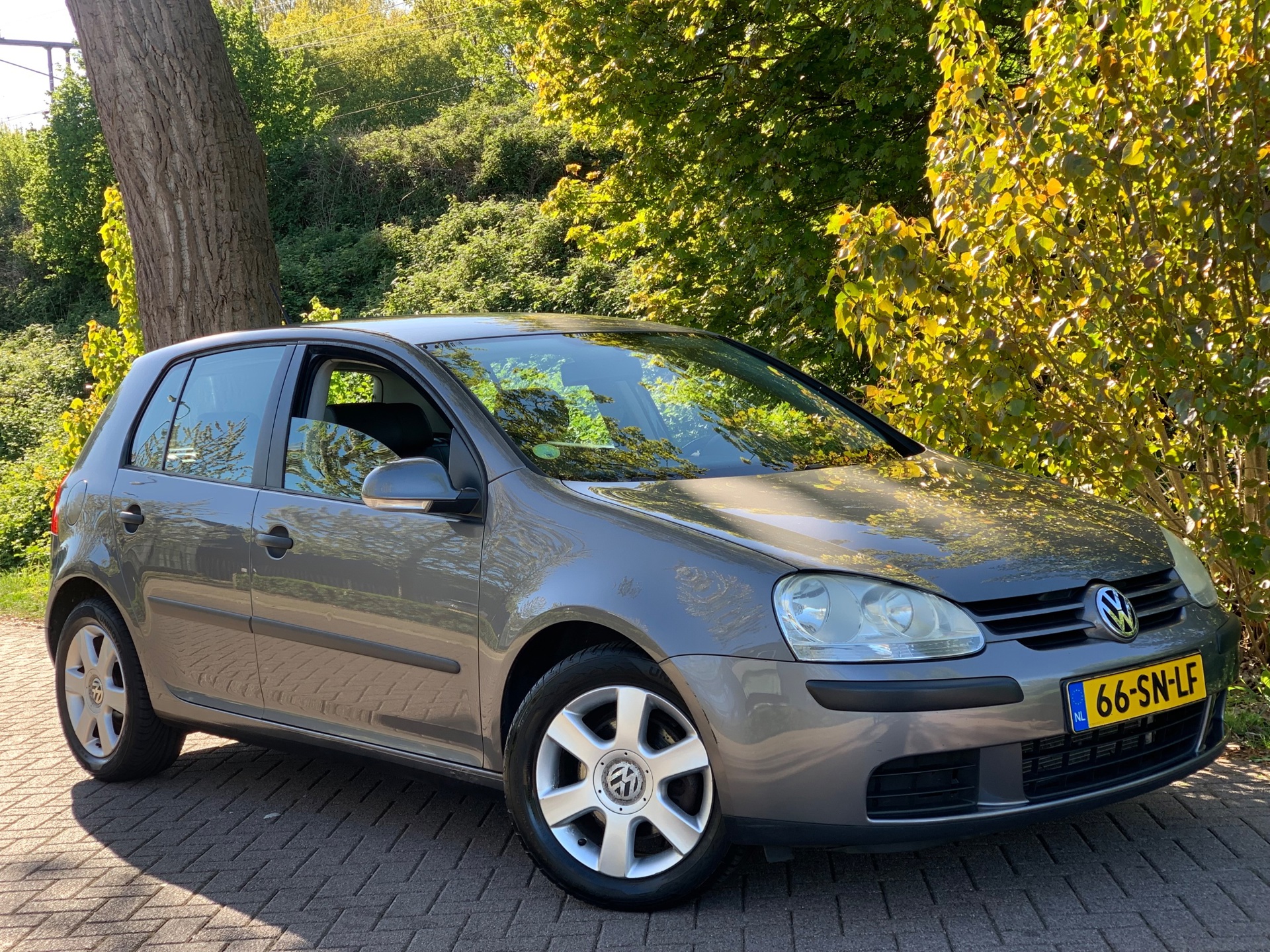 Volkswagen Golf 2.0 FSI Comfortline LEDER NAVI CRUISE TOPSTAAT!