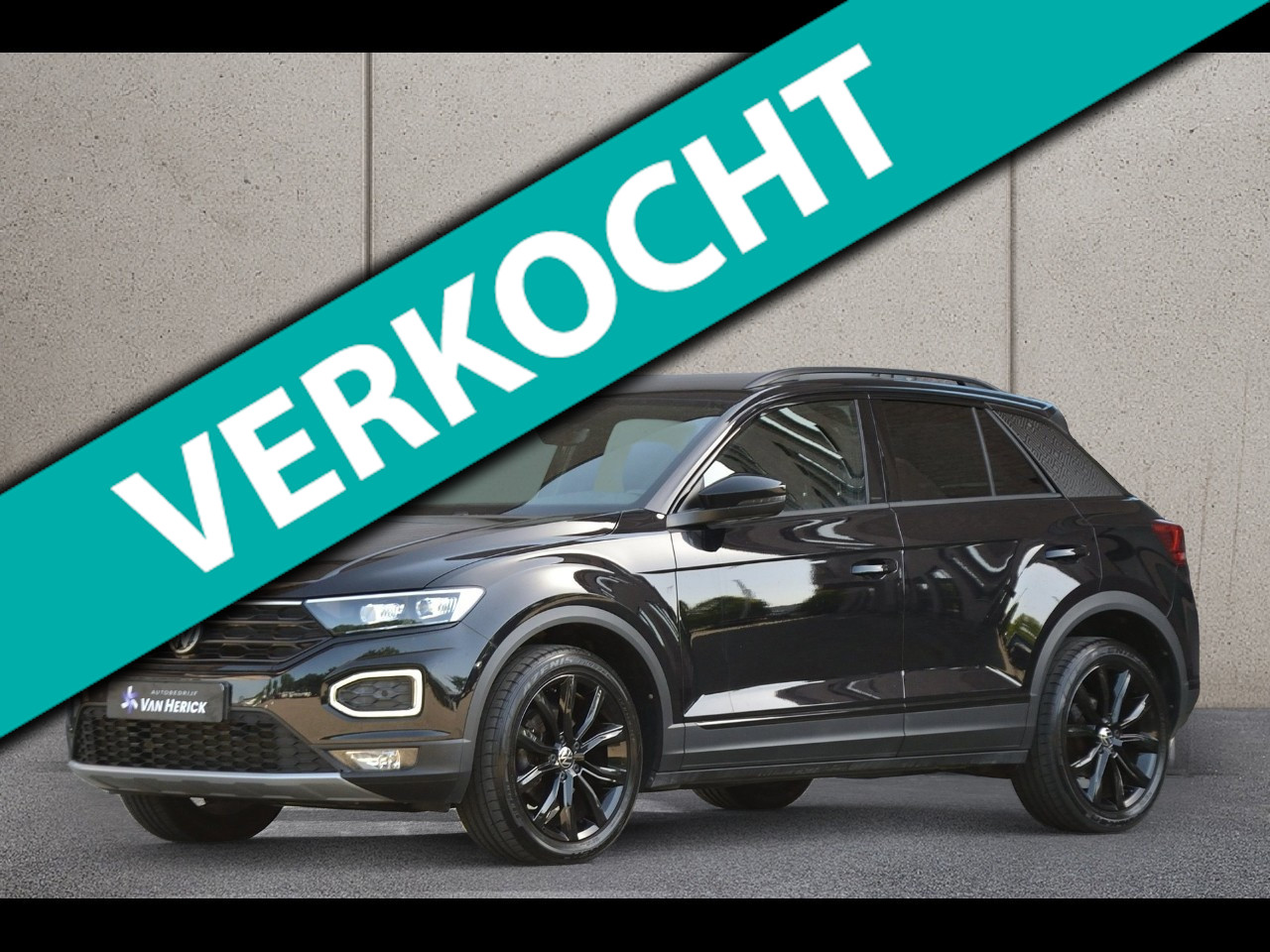 Volkswagen T-Roc 1.5 TSI Sport 150PK Automaat | Black Style | Winterpakket | Achteruitrijcamera