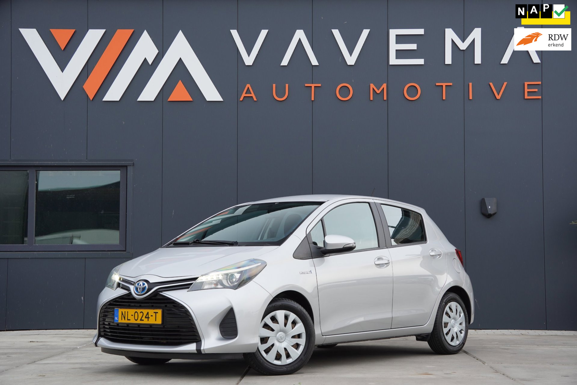 Toyota Yaris 1.5 Hybrid Aspiration 2017 5 Deurs Airco Automaat Scherm Bluetooth Camera