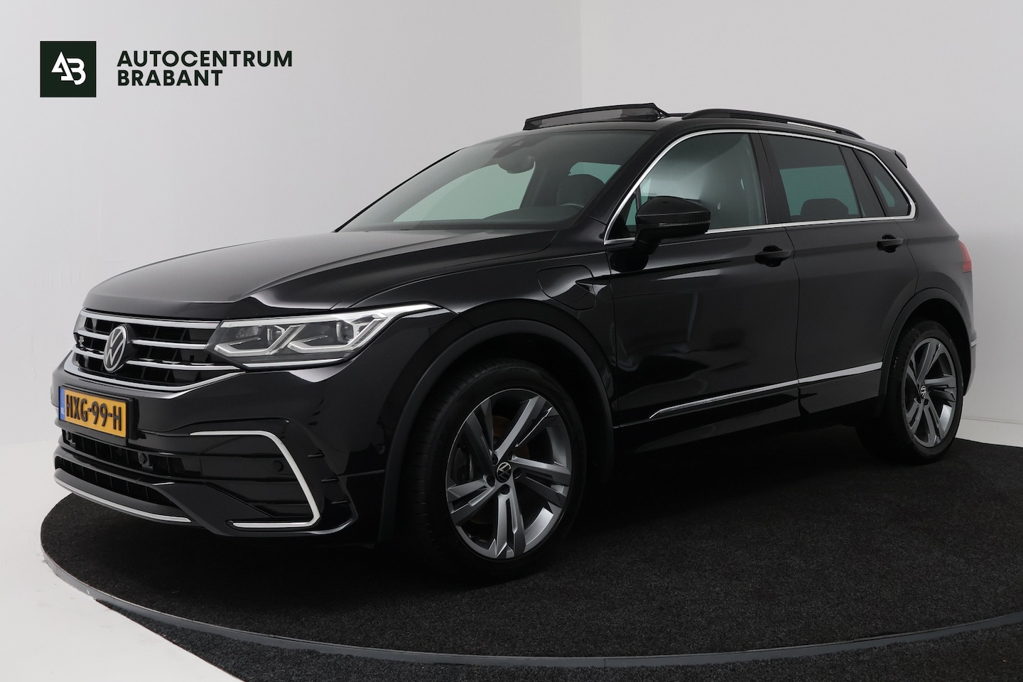 Volkswagen Tiguan 1.4 TSI eHybrid R-Line Business+ (PANORAMADAK, CAMERA, CARPLAY, ADAPTIVE CRUISE, DEALER ON