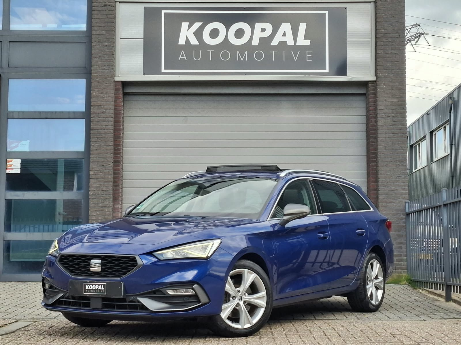 SEAT Leon SPORTSTOURER 1.4 TSI eHybrid PHEV FR | Pano | ACC | Matrix LED | Dealer Onderhouden