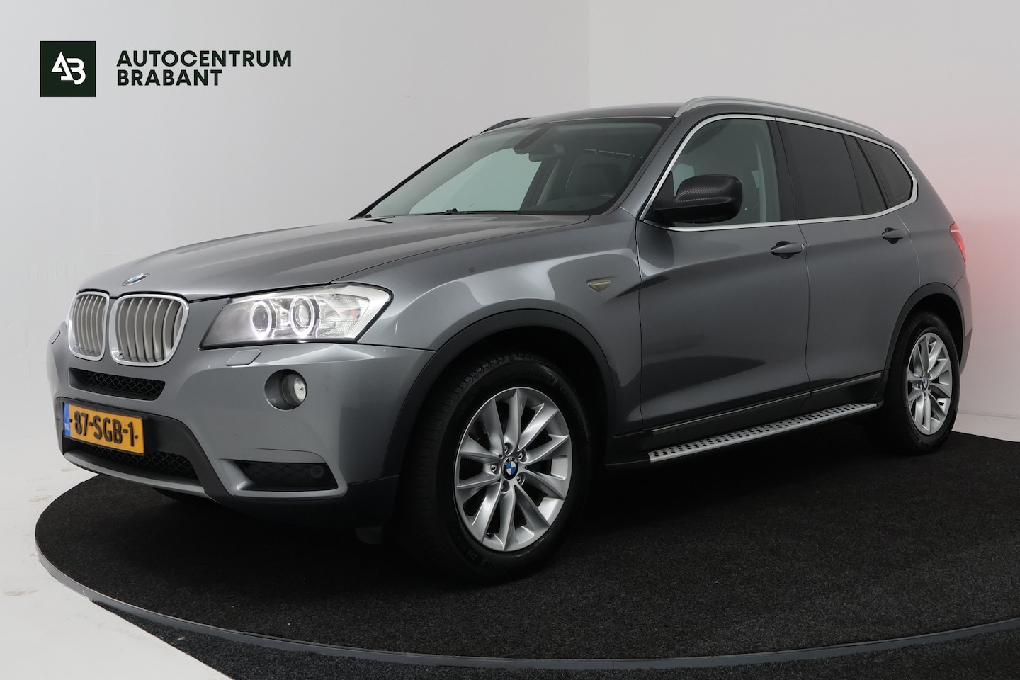 BMW X3 XDrive35i High Executive (STOELVERWARMING, GROOT-NAVIGATIE, TREKHAAK, CAMERA, PDC, MEMORY
