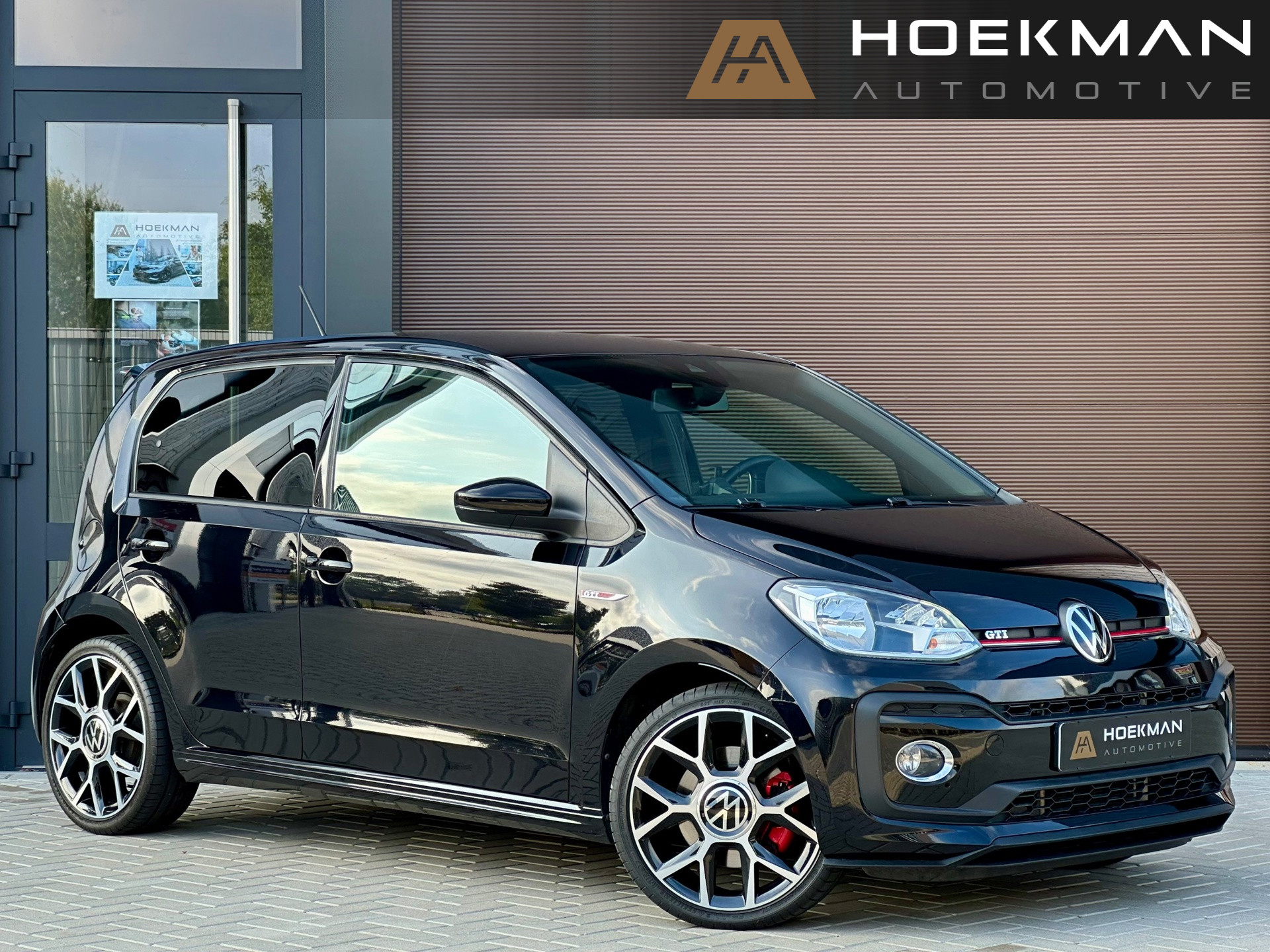Volkswagen up! 1.0 TSI GTI 5-deurs | Climate, Cruise, Camera, Beats Audio, PDC, Getint Glas, Stoelverw., Sportstuur, 4-zits, 17”