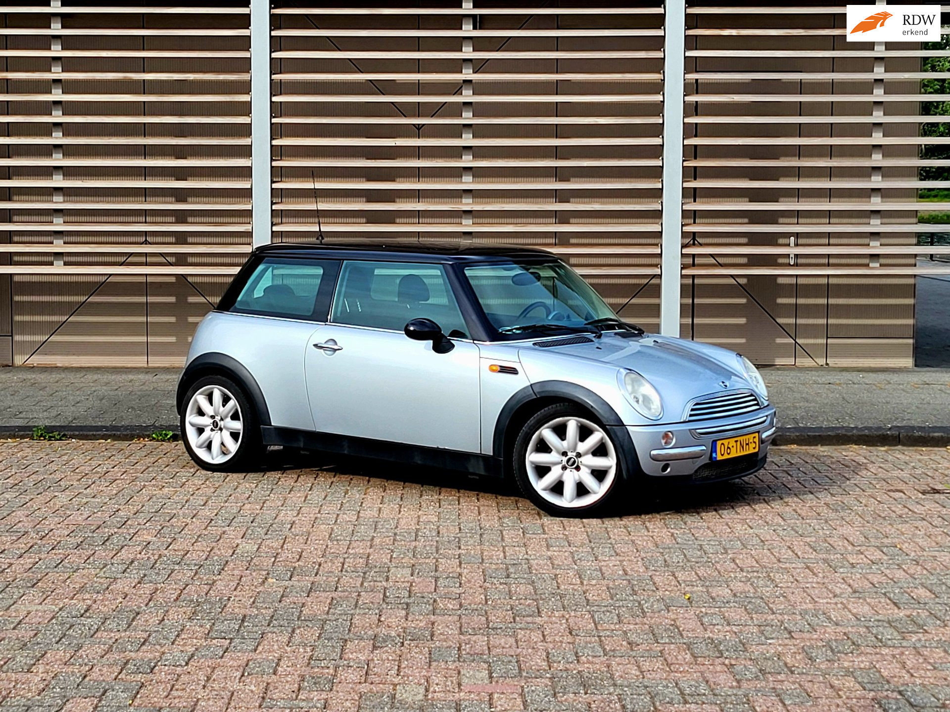 MINI 3-deurs 1.6 Cooper Chili / Airco / Stoelverwarming / Nieuwe Apk