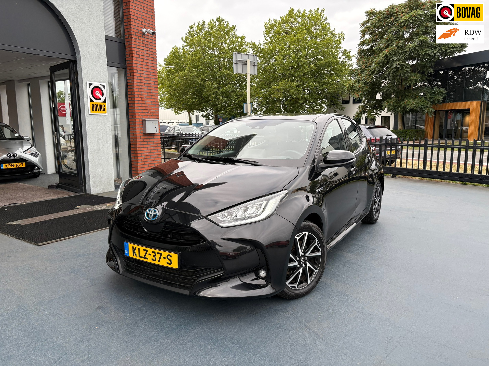 Toyota Yaris 1.5 Hybrid 115 Business