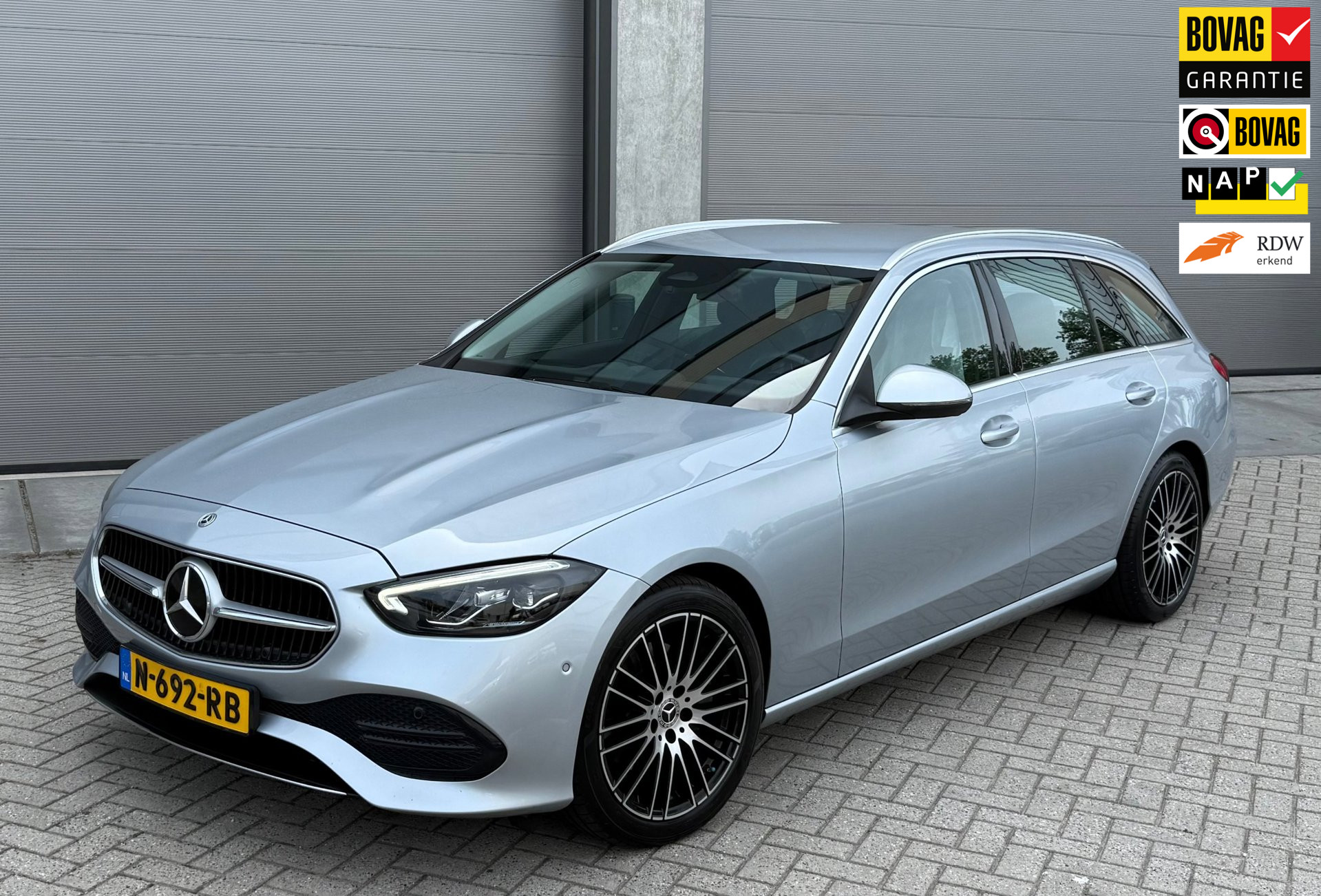 Mercedes-Benz C-Klasse Estate 200 204pk 12-2021 Grijs 1E EIG