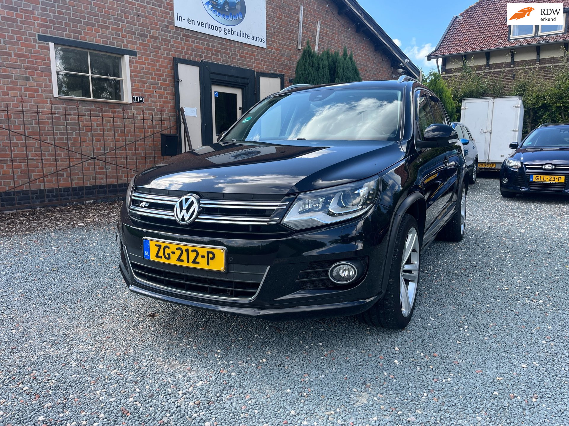 Volkswagen Tiguan 2.0 TSI Sport&Style 4Motion ( Navigatie + Automaat + Trekhaak )