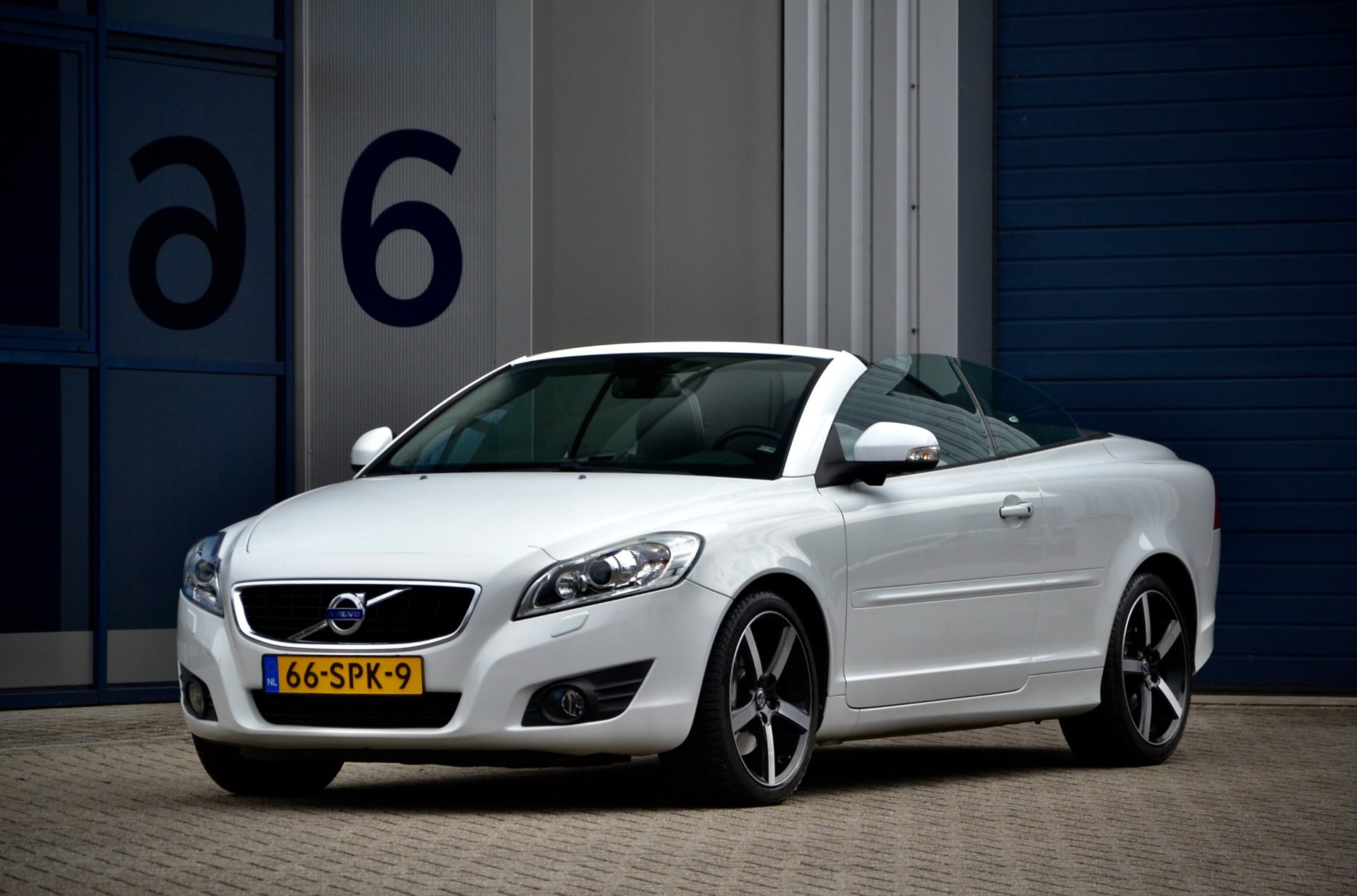 Volvo C70 Convertible 2.5 T5 Summum / NL Auto / UNIEK / Elektr. stoelen / Blis / Keyless / 18″ L.M.