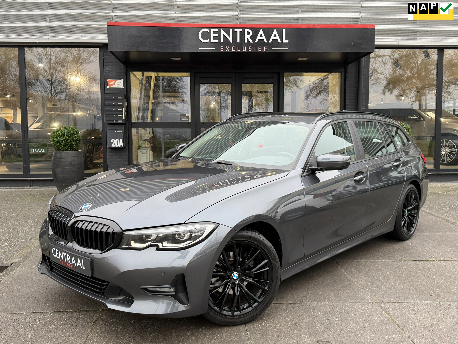 BMW 3 Serie Touring 318i Business|Carplay|Pdc|Cruise Control|Virtual Cockpit|NL-Auto|156PK