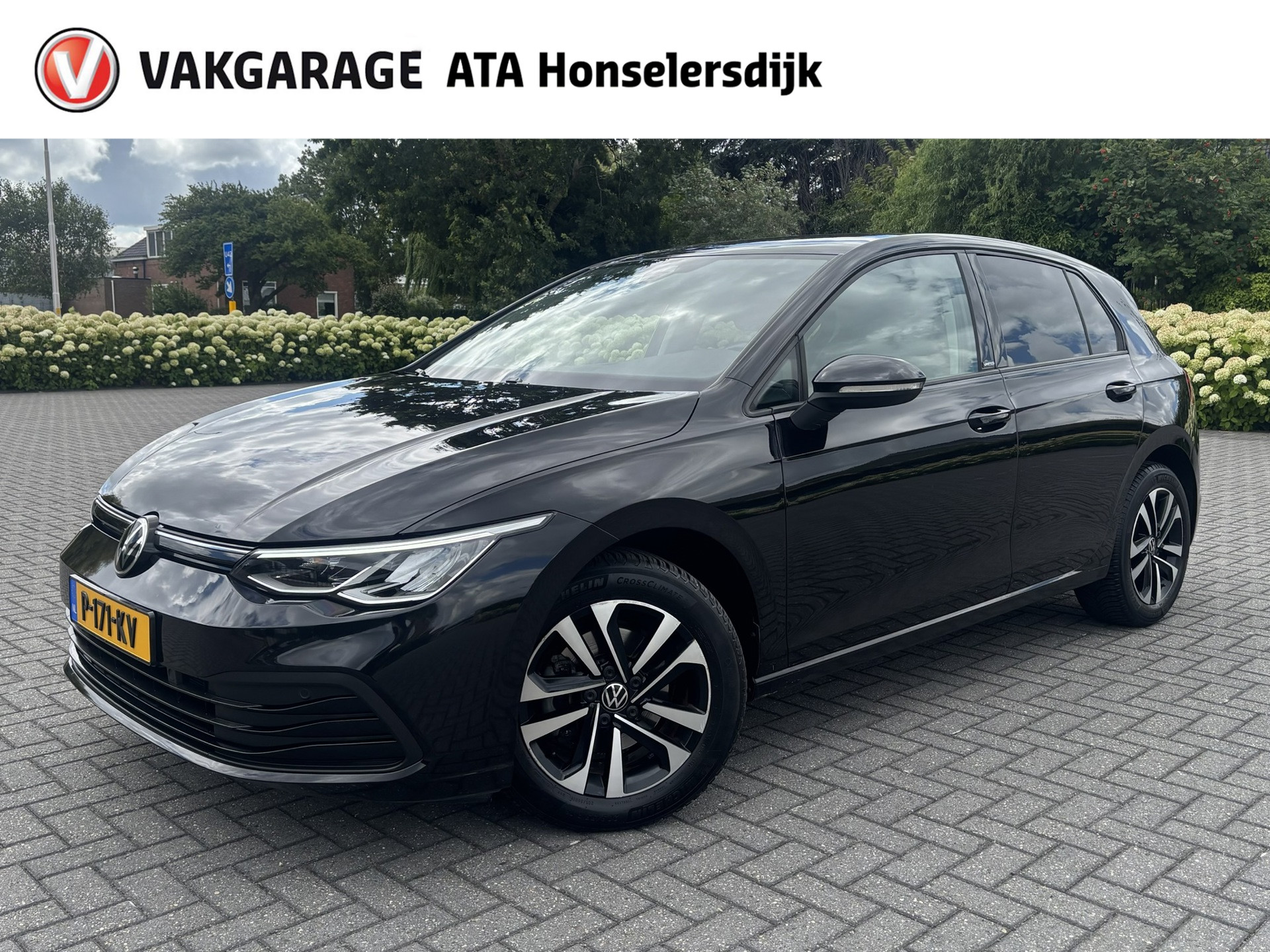 Volkswagen Golf 1.0 TSI Life Business | Digital dashboard | Cruise control | Climate control | Stoelverwarming | Carplay