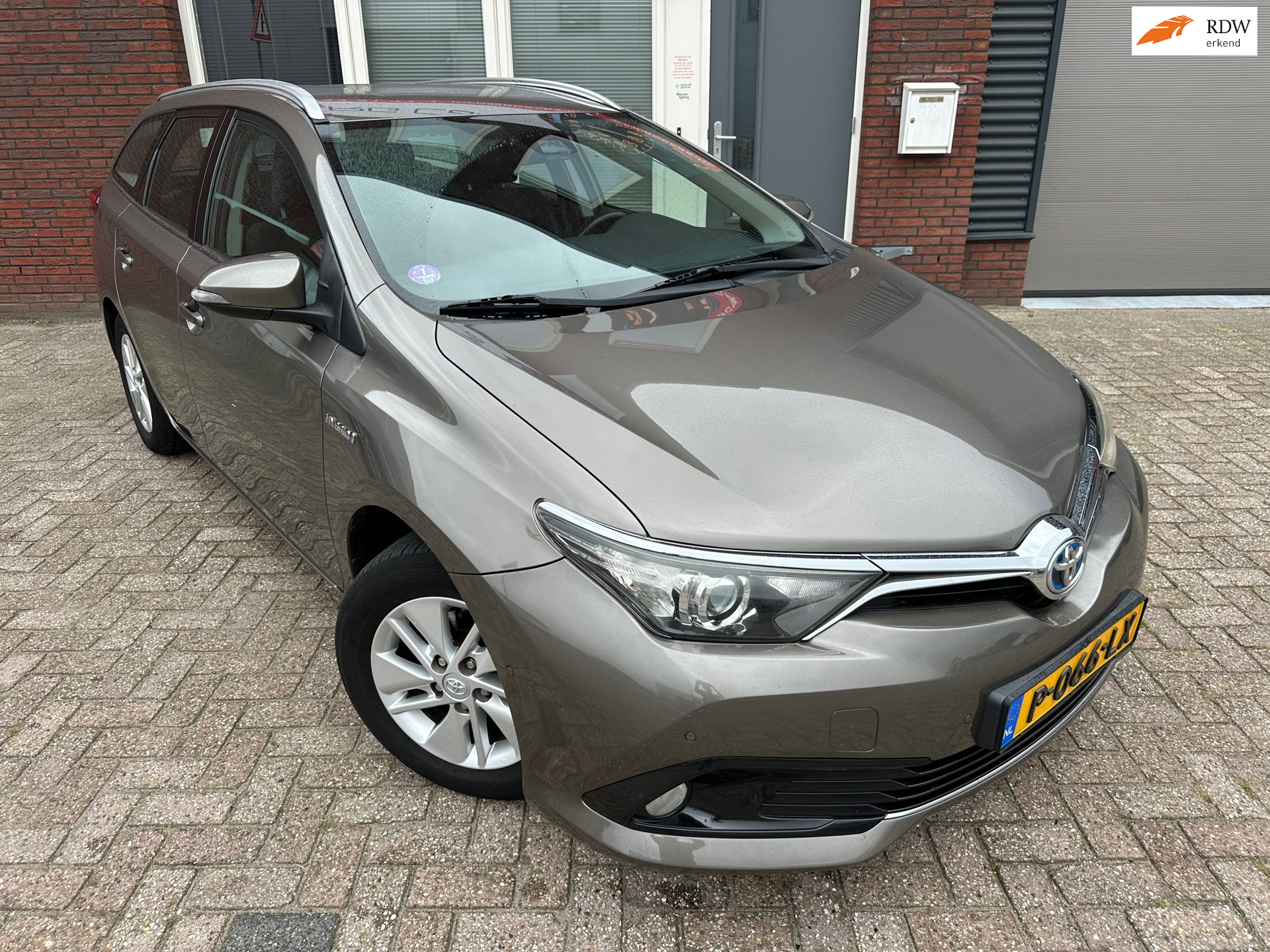 Toyota Auris Touring Sports 1.8 Hybrid Now / Camera / Navi / PDC / DAB / Park Assist