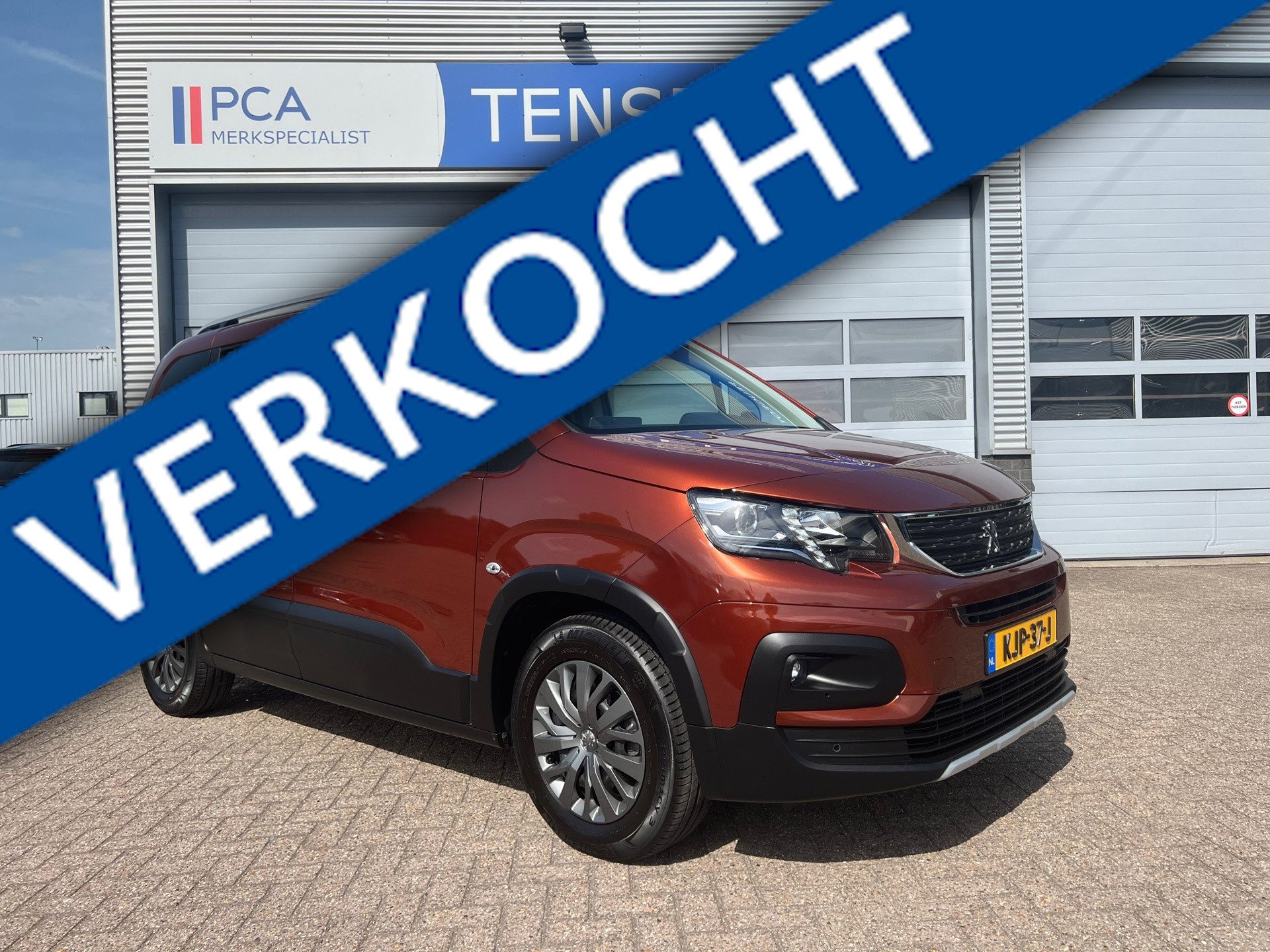 Peugeot Rifter 1.2 130PK Allure | Automaat | Navigatie | Camera achter | Sensoren voor en achter | DAB | Eerste eigenaar |