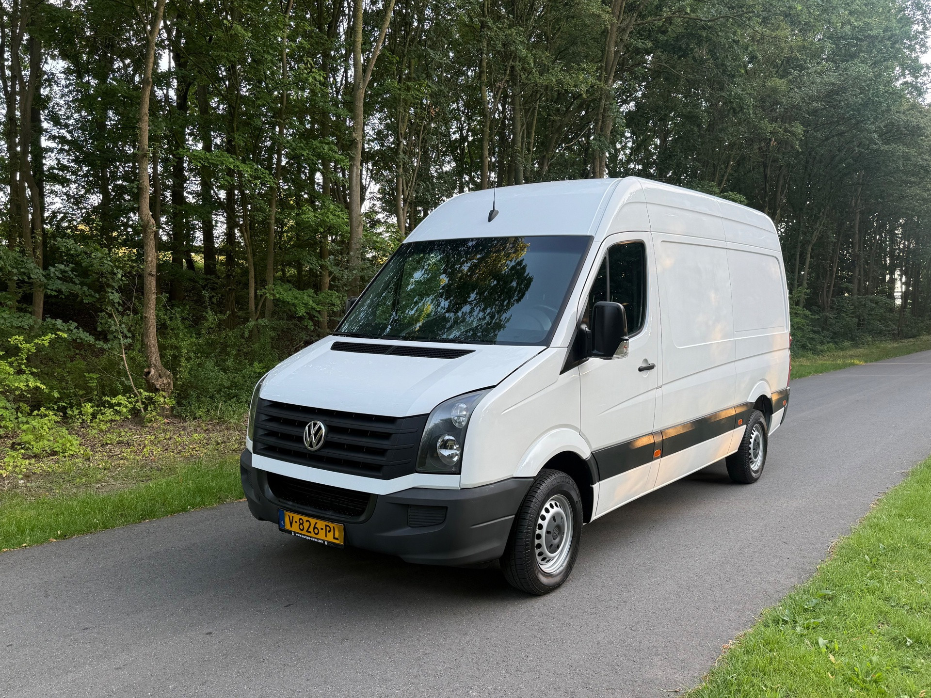 Volkswagen Crafter 30 2.0 TDI L2H2, BJ2015, 152747KM! Nwe APK!