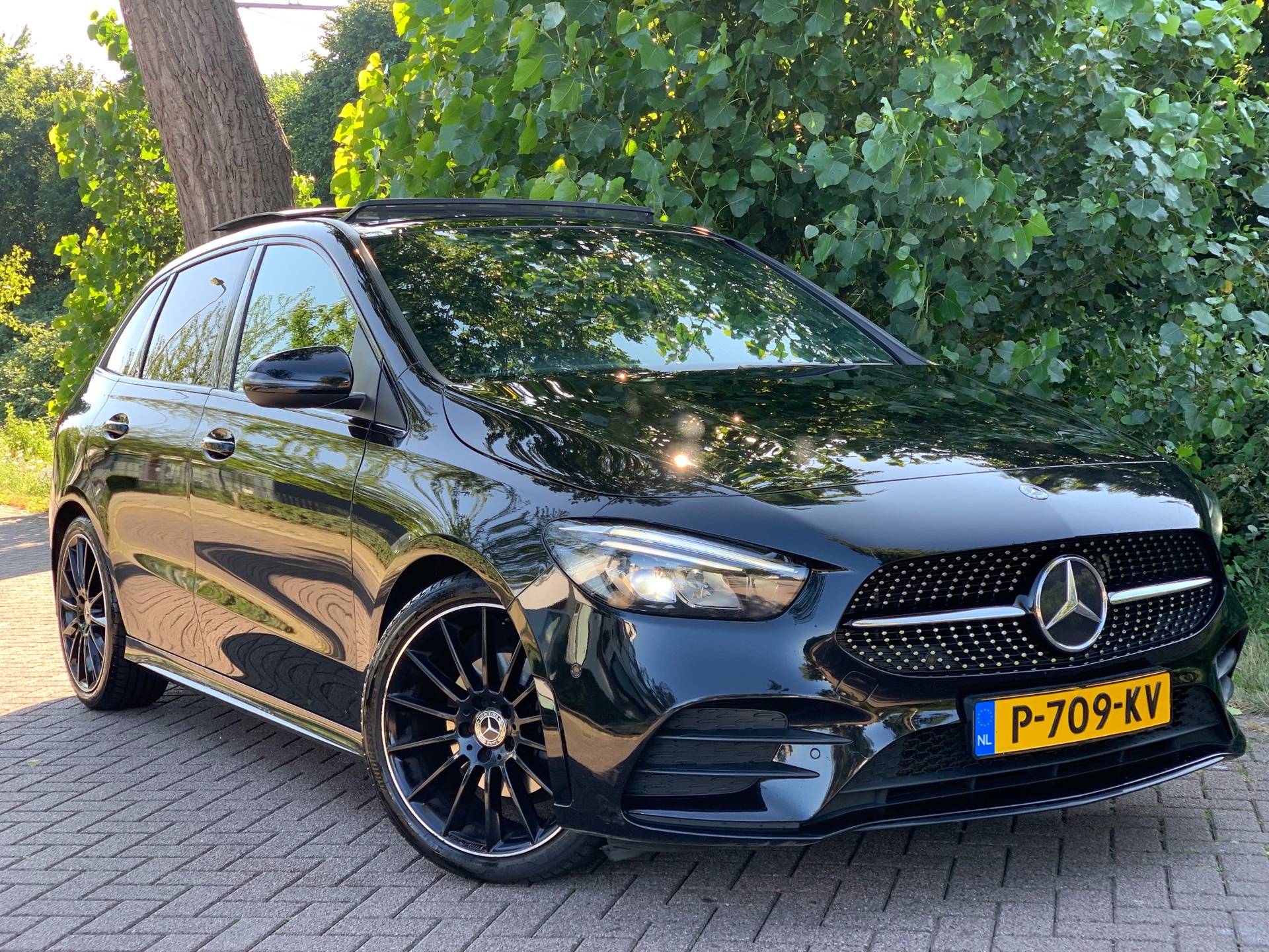 Mercedes-Benz B-Klasse 200 B200 Premium Plus AMG PANO BURMEISTER FULL !