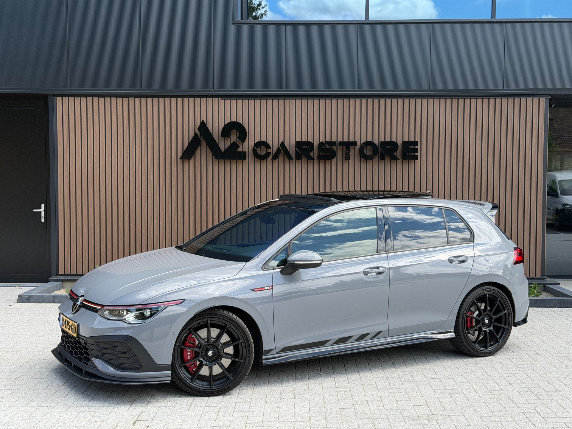 Volkswagen Golf 2.0 TSI GTI CLUBSPORT MILLTEK MAXTON PANO