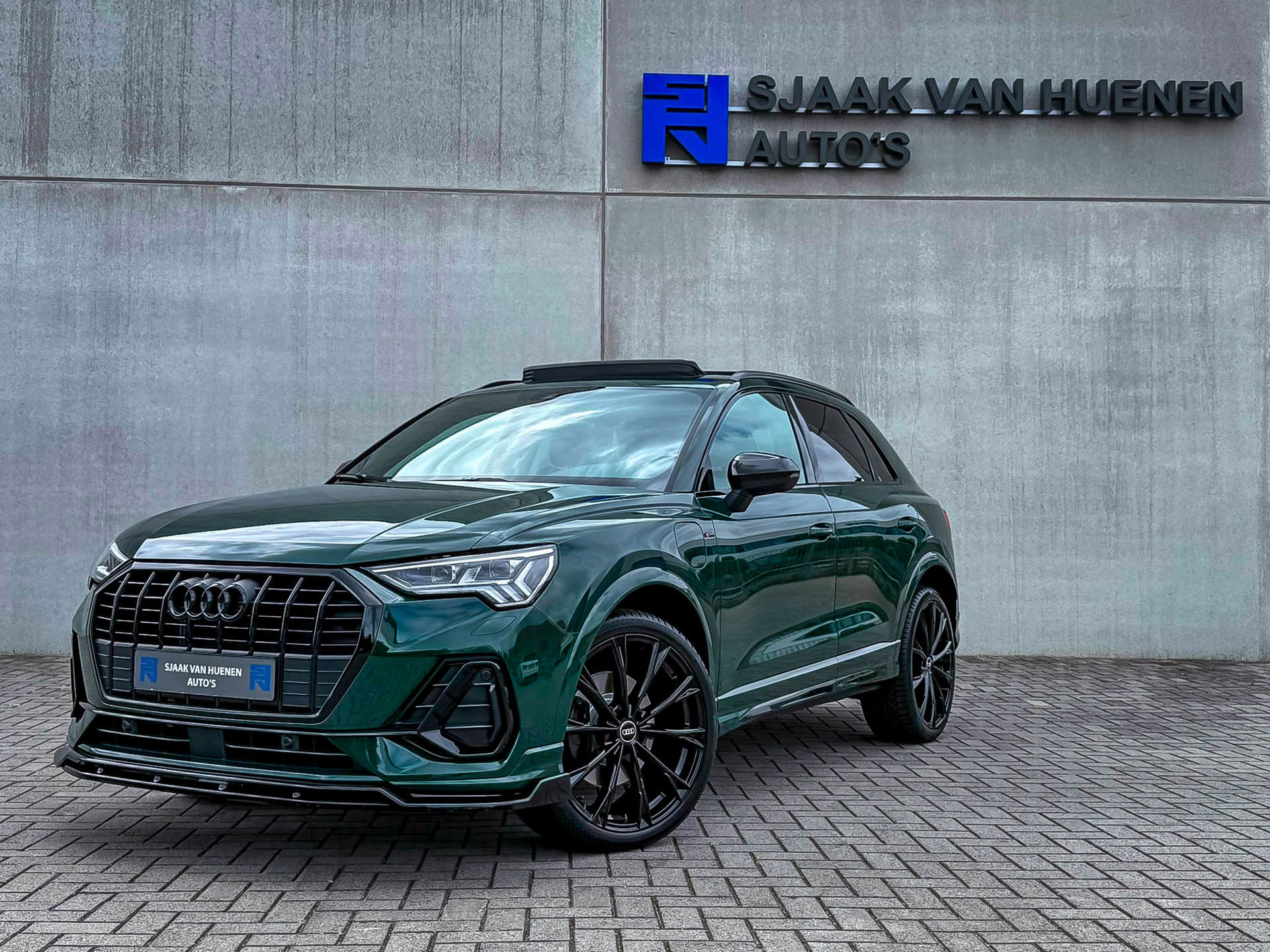 Audi Q3 45TFSI e 245pk S-Tronic Competition S Edition S-Line 1éEig Audi Exclusive|Pano|Ambiance|ACC|Black|Camera|HD Matrix 3D|RSQ3