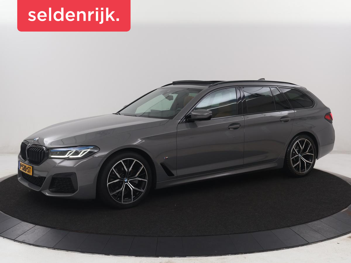 BMW 5 Serie Touring 520i Business Edition Plus | Panoramadak | Leder | Elektrische stoelen |