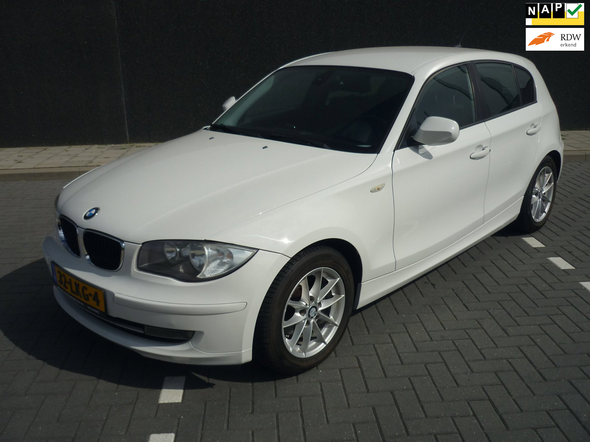 BMW 1-serie 118i 143 Pk Business Line Automaat