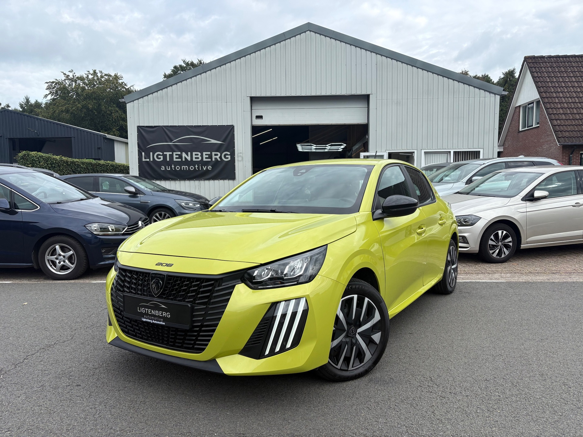 Peugeot 208 1.2 Hybrid 110 e-DCS6 AUT/CRUISE/CARPLAY/AIRCO