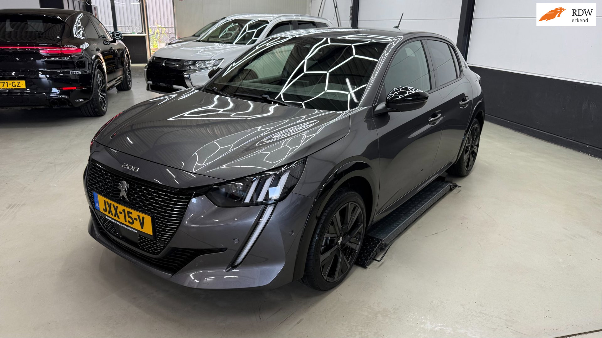 Peugeot 208 1.2 GT 3D virtual display, navigatie groot scherm