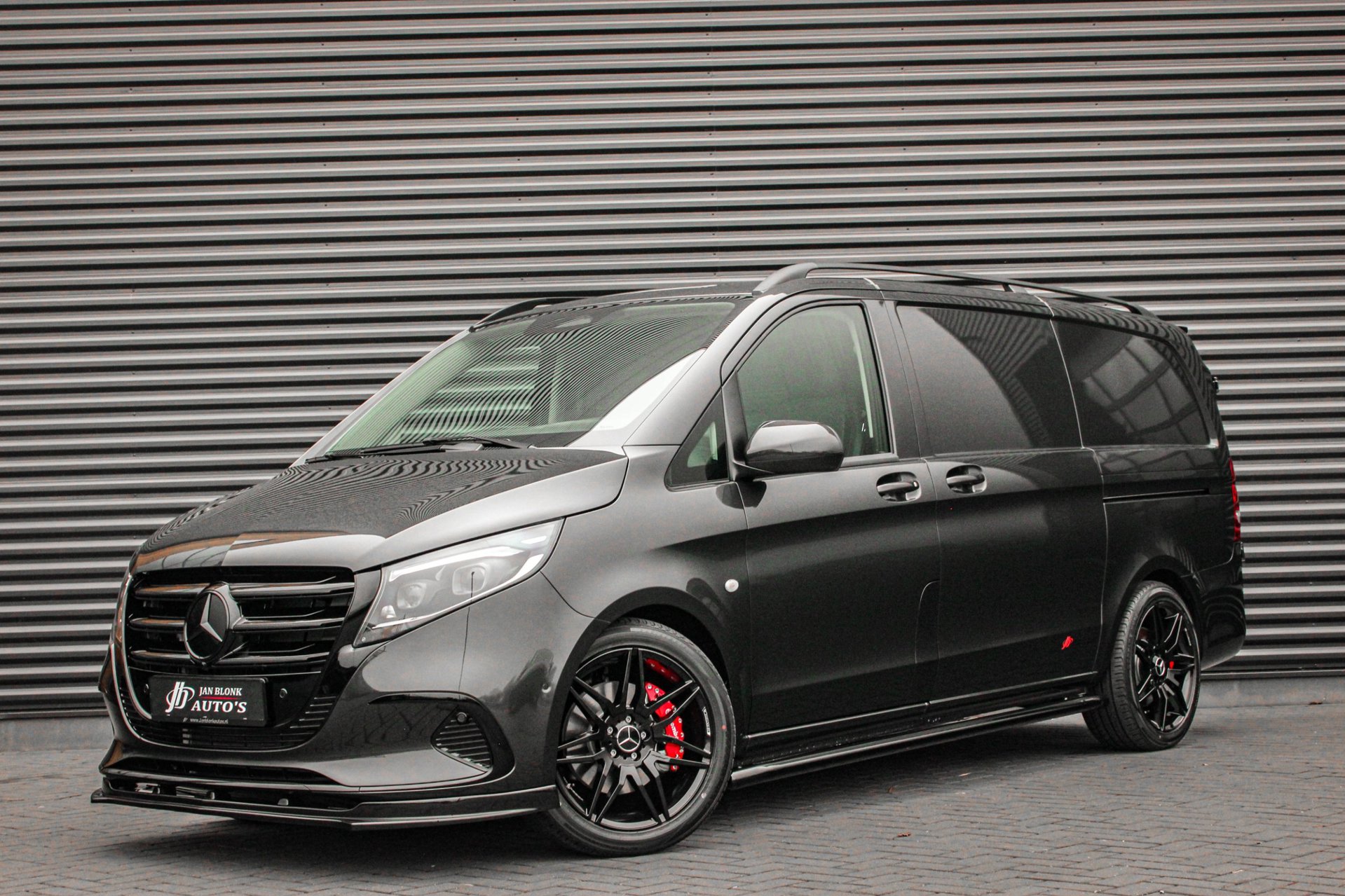 Mercedes-Benz Vito 119 CDI L2 SELECT LANG LEDEREN BEKLEDING / 2XSCHUIFDEUR / BPM VRIJ / VERLAAGD / AMG / APPLE CARPLAY / FULLBLACK