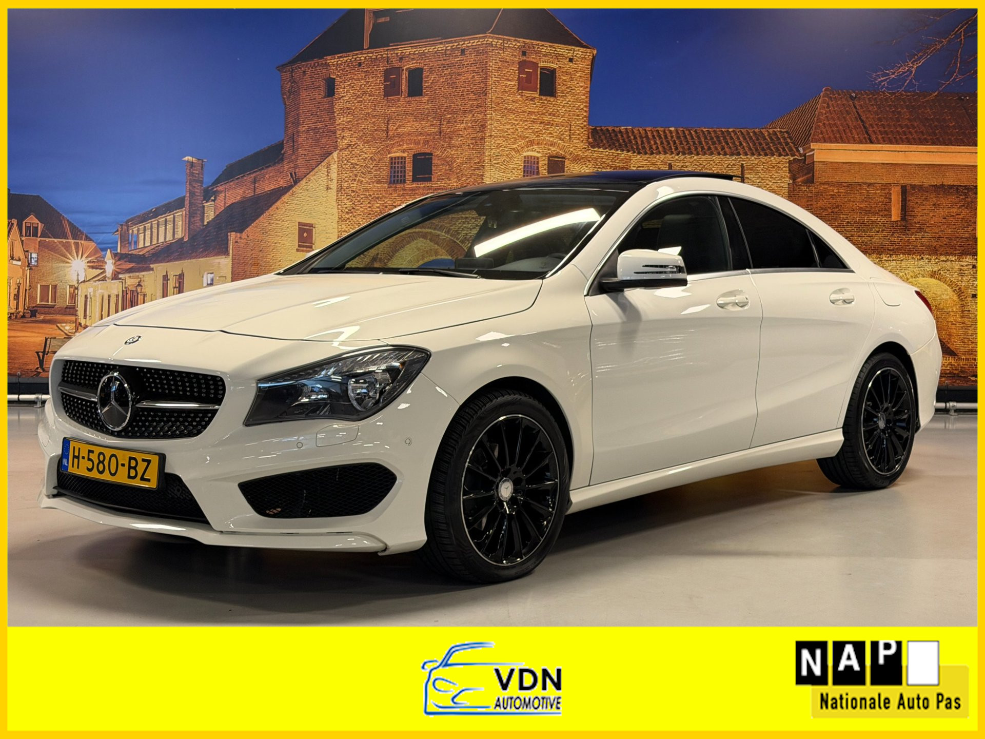 Mercedes-Benz CLA-Klasse 180 Ambition AMG Panoramadak PDC