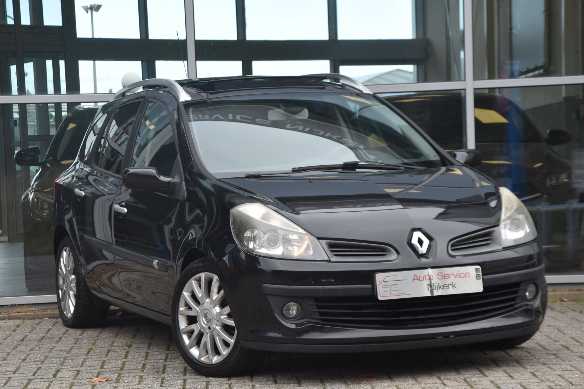 Renault Clio Estate 1.2 TCe 101PK | 1e EIGENAAR | PANORAMADAK | CLIMATE | CRUISE | NAP | €2.250